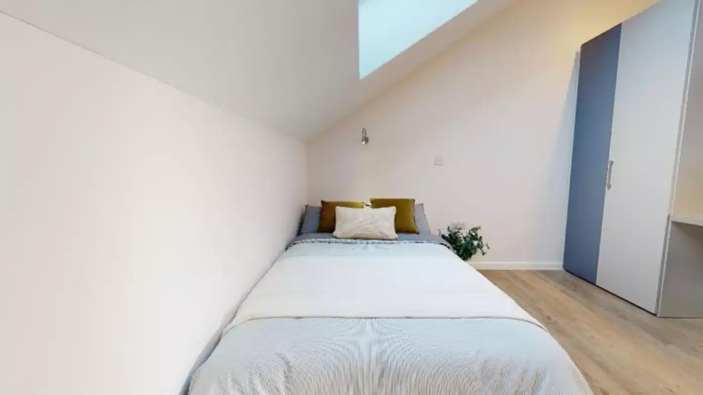 Silver 2 Bed