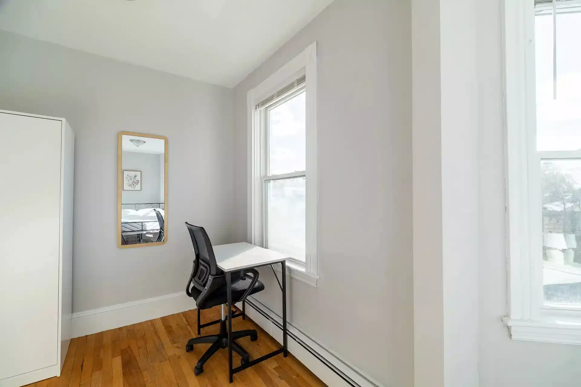 ?w=400&h=260&fit=crop&q=40&auto=format&trim=auto