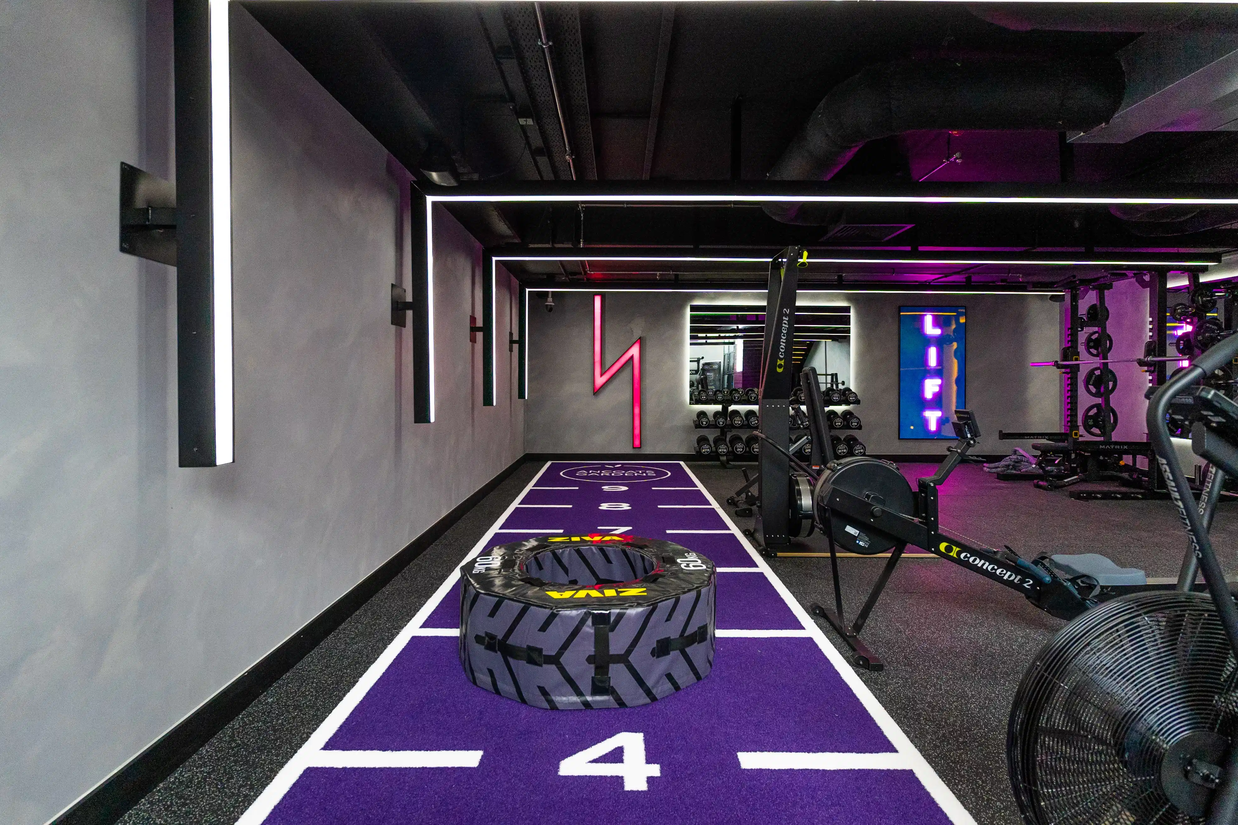 Common Area?w=400&h=260&fit=crop&q=40&auto=format&trim=auto