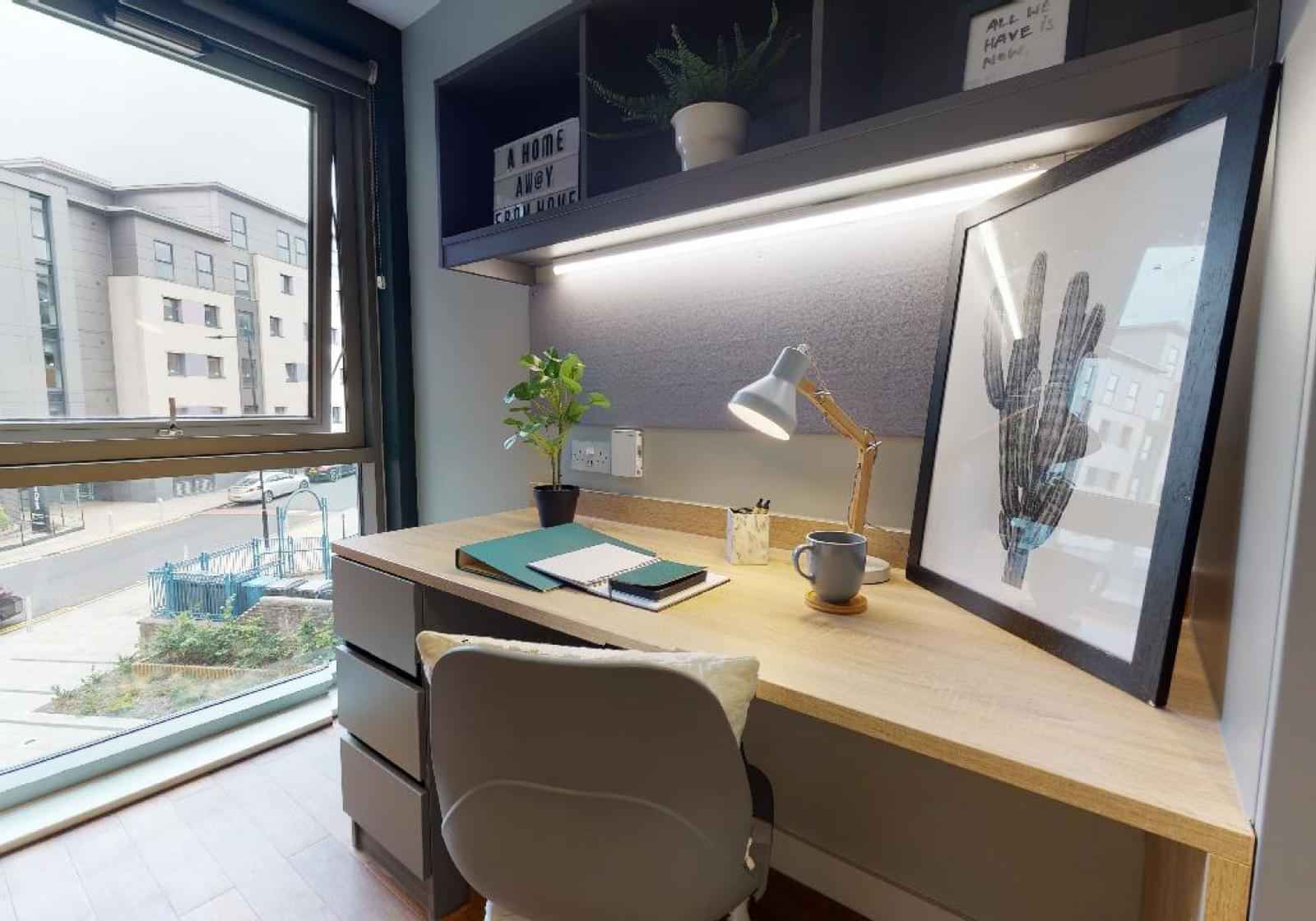 Amenities?w=400&h=260&fit=crop&q=40&auto=format&trim=auto