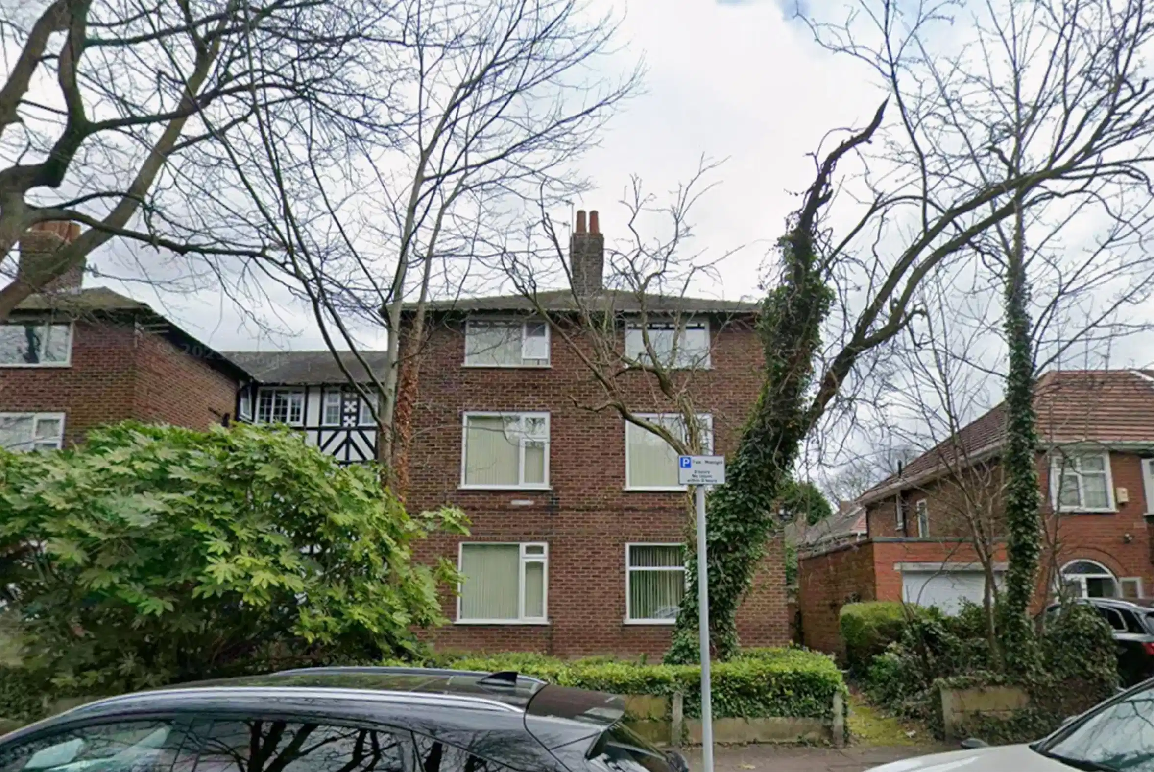 Carfax Court Flats, Manchester image 9