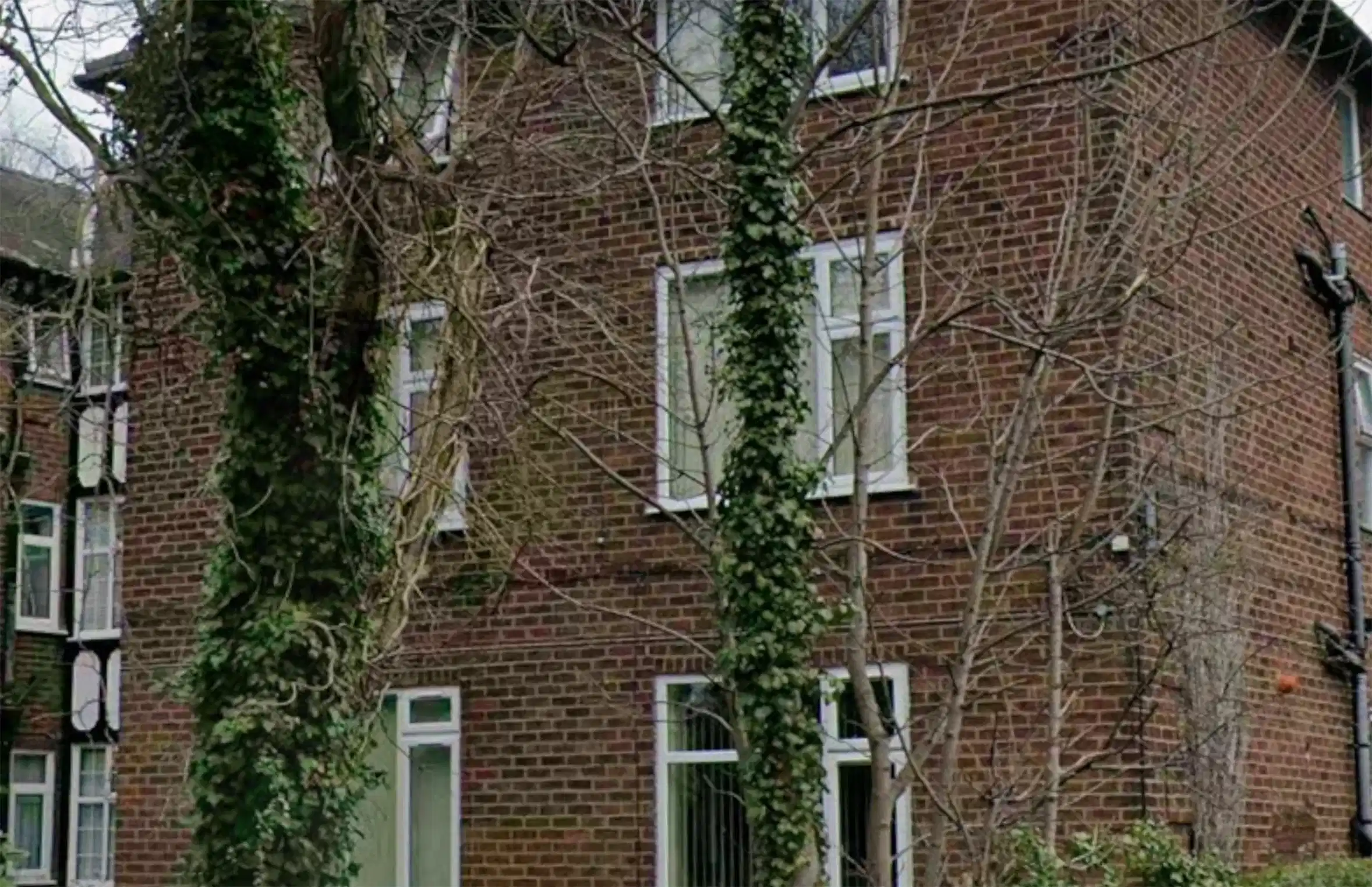 Carfax Court Flats, Manchester image 13