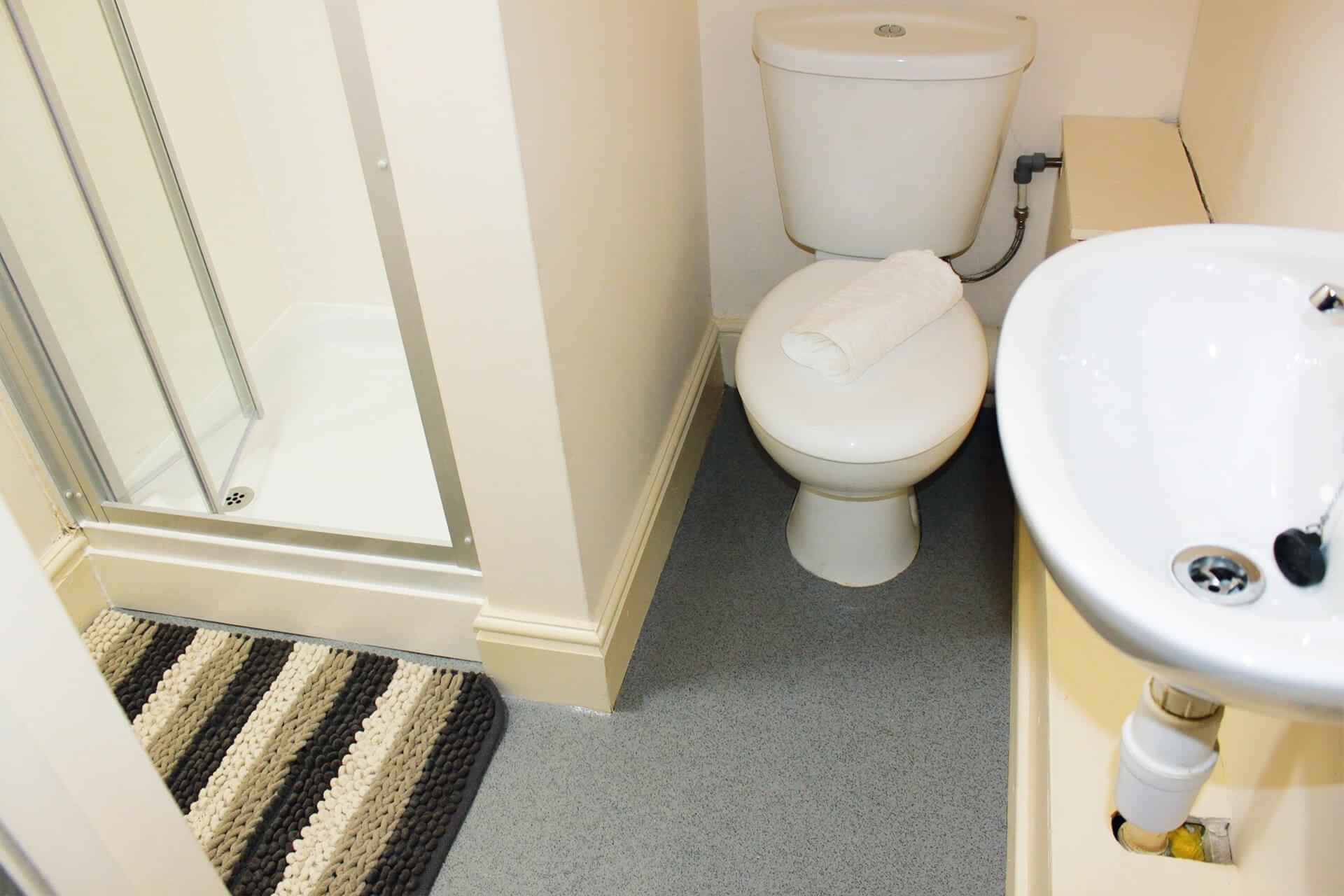 30 Victoria Road, Cambridge - Cambridge, England, United Kingdom - Bathroom