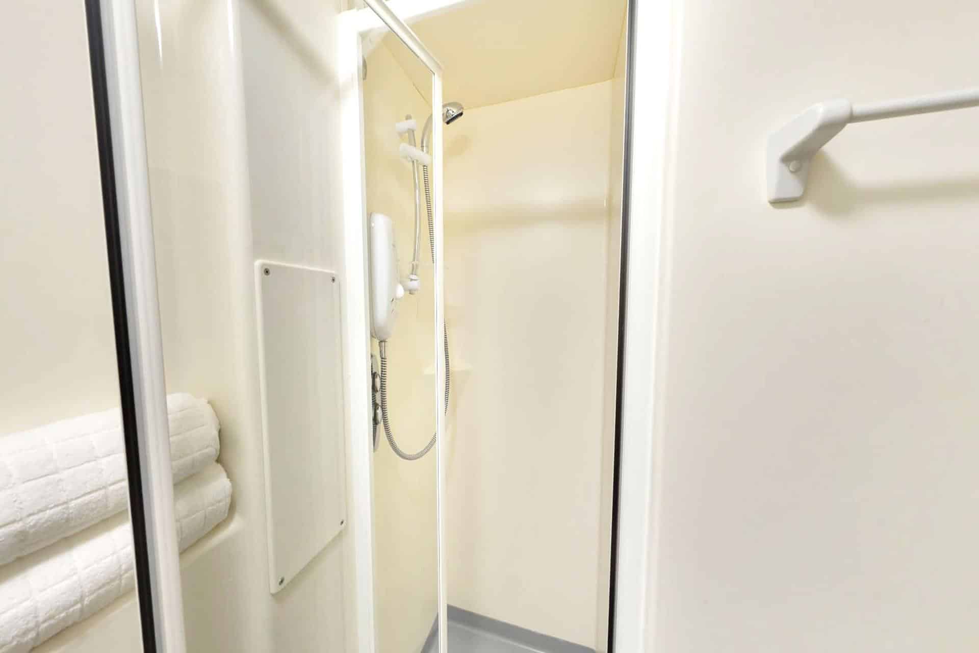 Amenities?w=400&h=260&fit=crop&q=40&auto=format&trim=auto