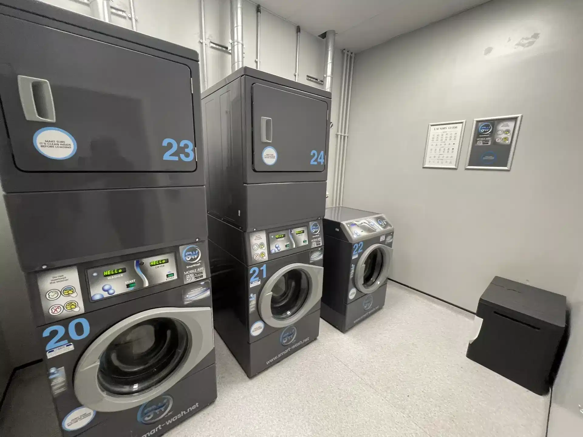 Common Area?w=400&h=260&fit=crop&q=40&auto=format&trim=auto