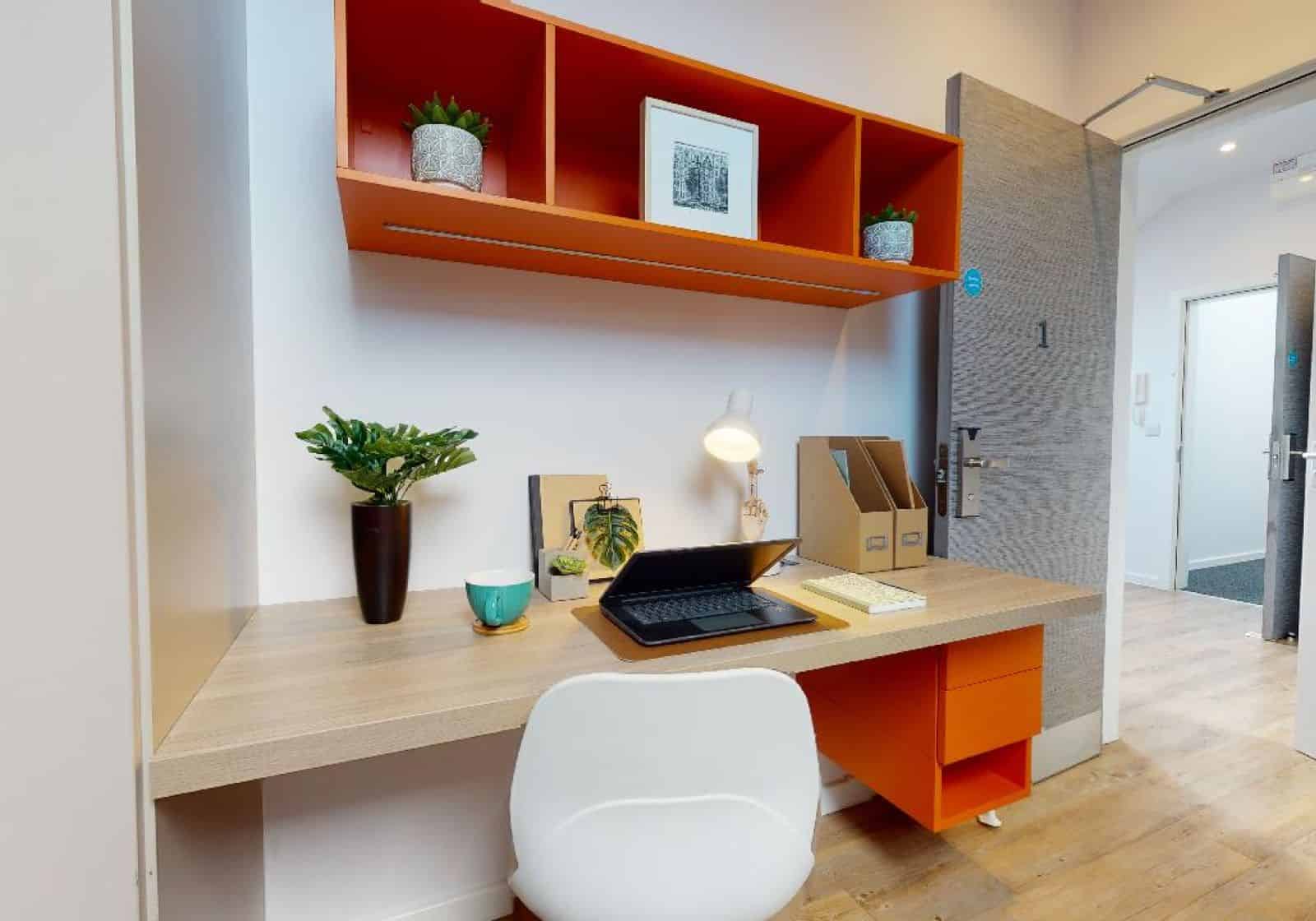 Large Two Bedroom Apartment Middle