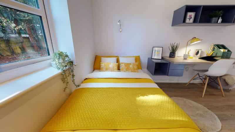 Medium En Suite Lower