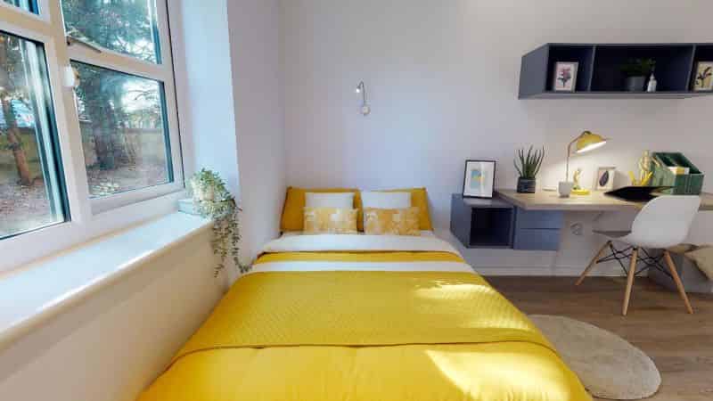 Medium En Suite Middle