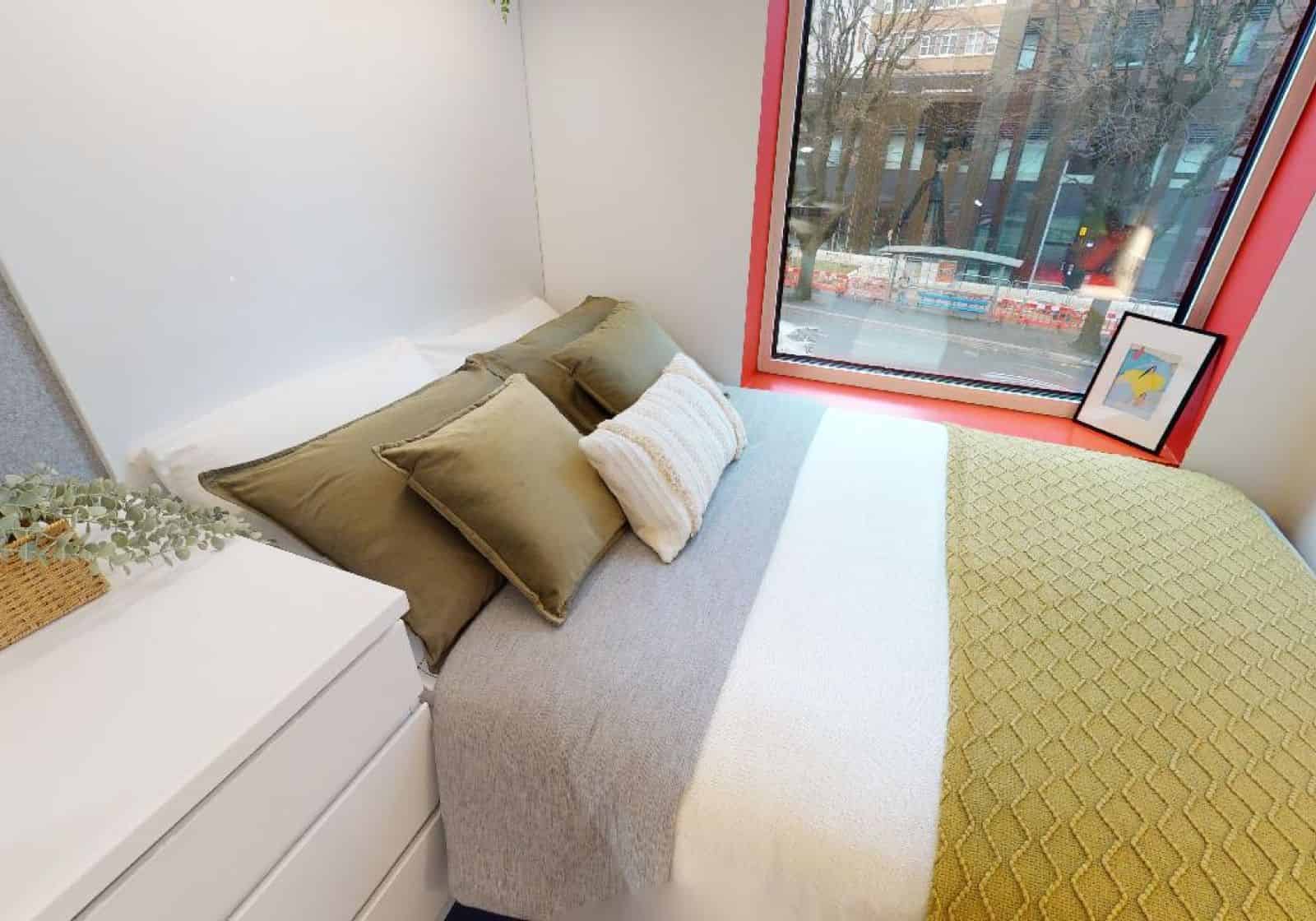 Standard En suite Lower