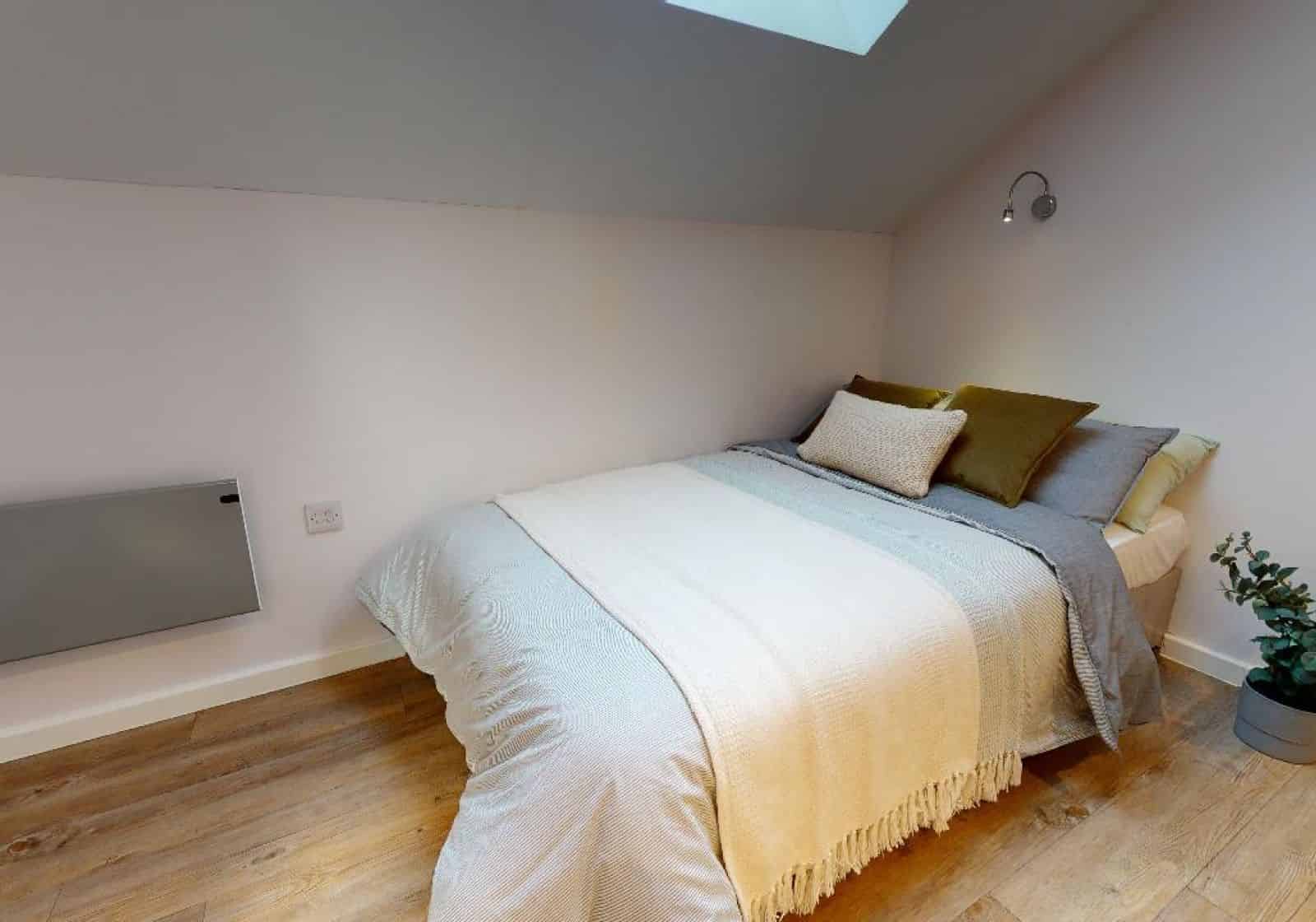 Medium 2 Bedroom Apartment Middle Female