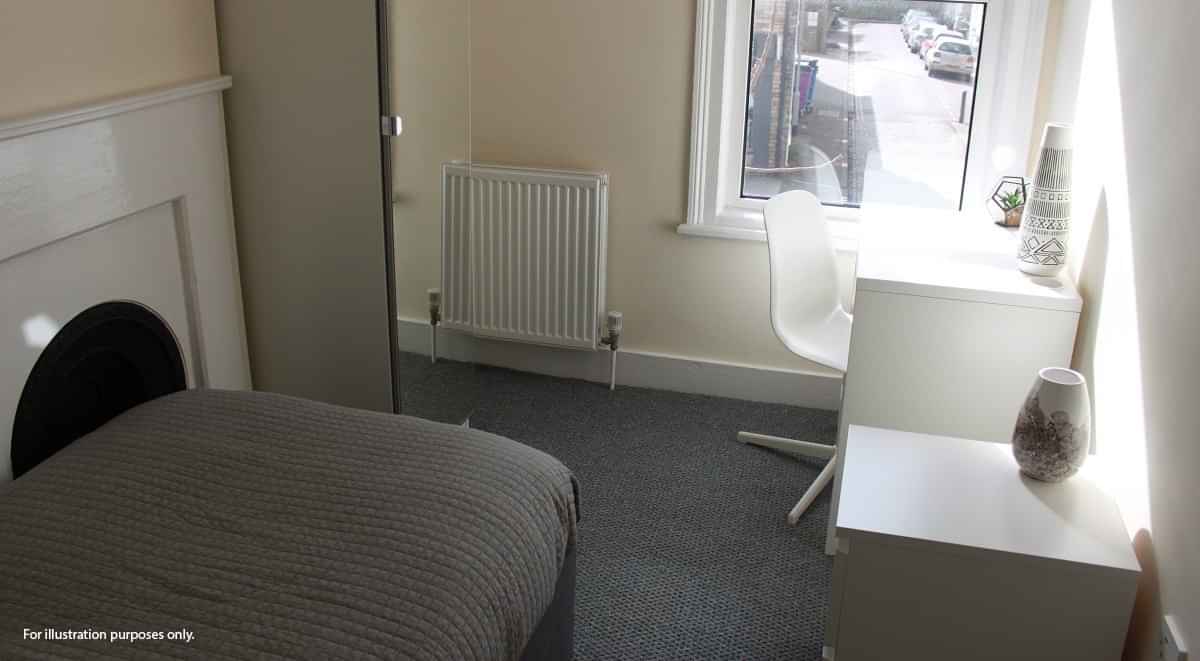 Exterior?w=400&h=260&fit=crop&q=40&auto=format&trim=auto