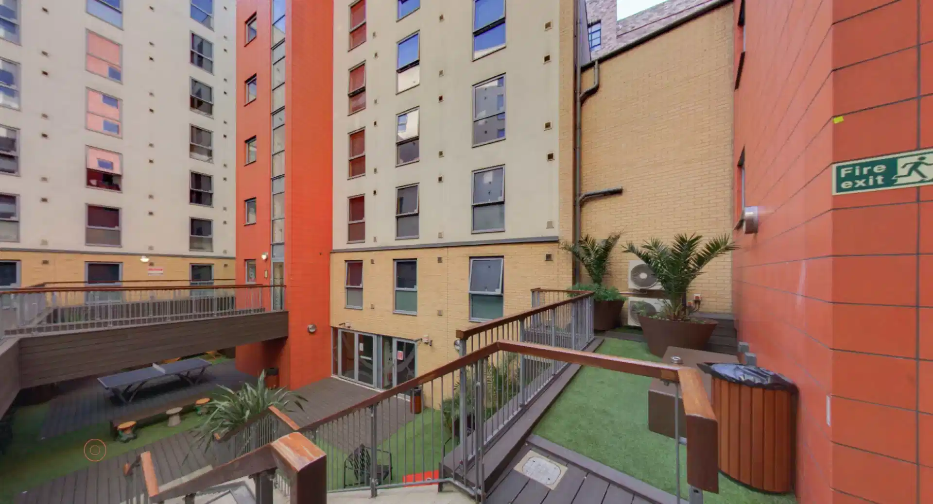 Canto Court, London image 38