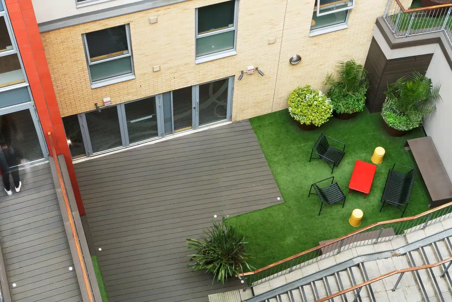 Canto Court, London image 20