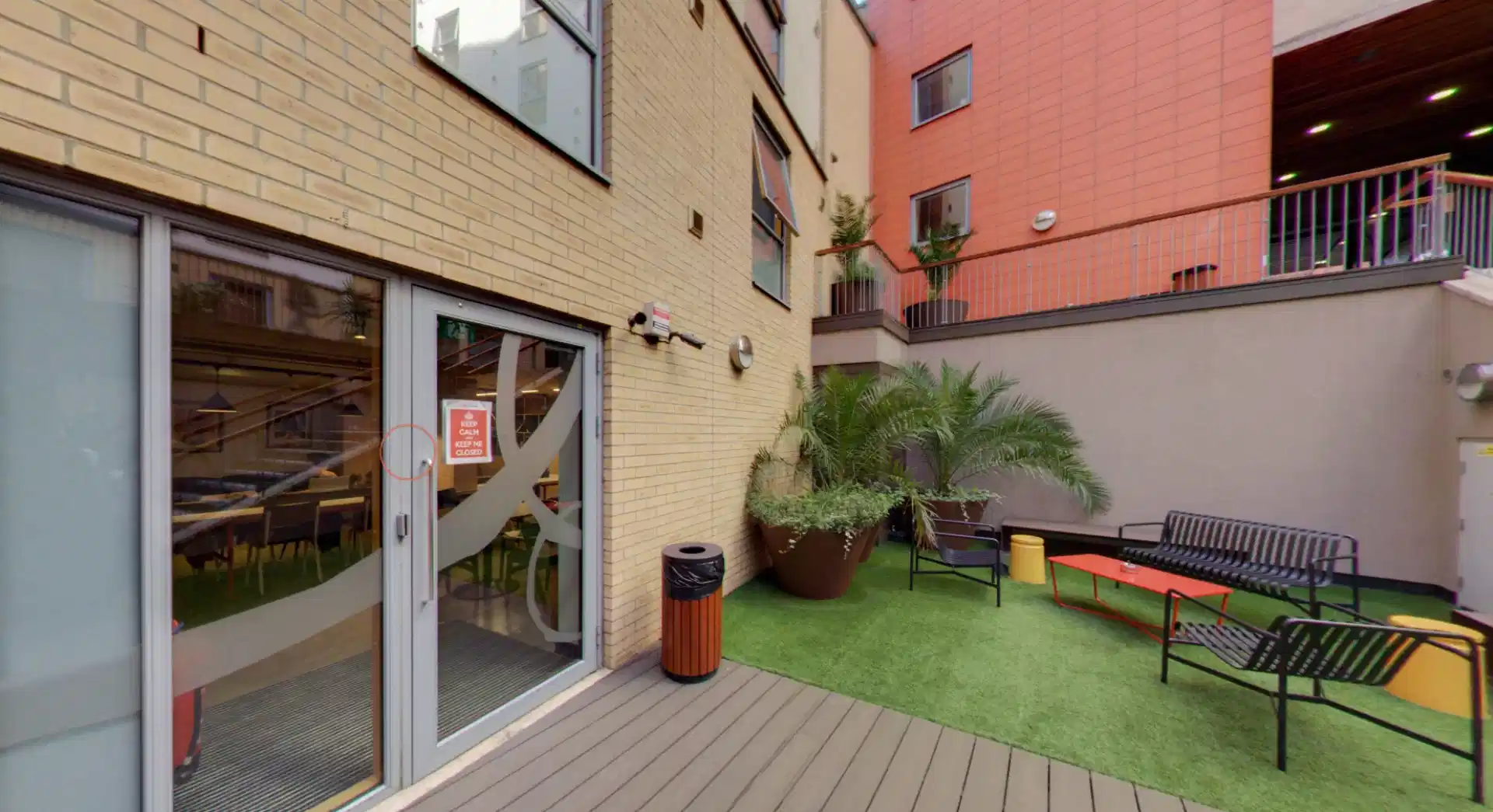 Canto Court, London image 52