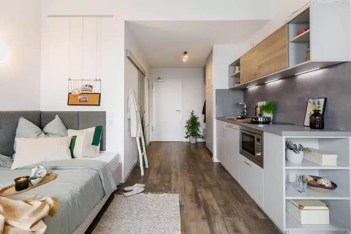 Common Area?w=400&h=260&fit=crop&q=40&auto=format&trim=auto