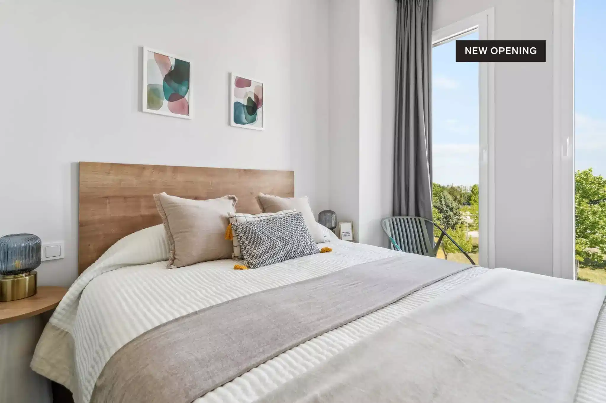 Common Area?w=400&h=260&fit=crop&q=40&auto=format&trim=auto