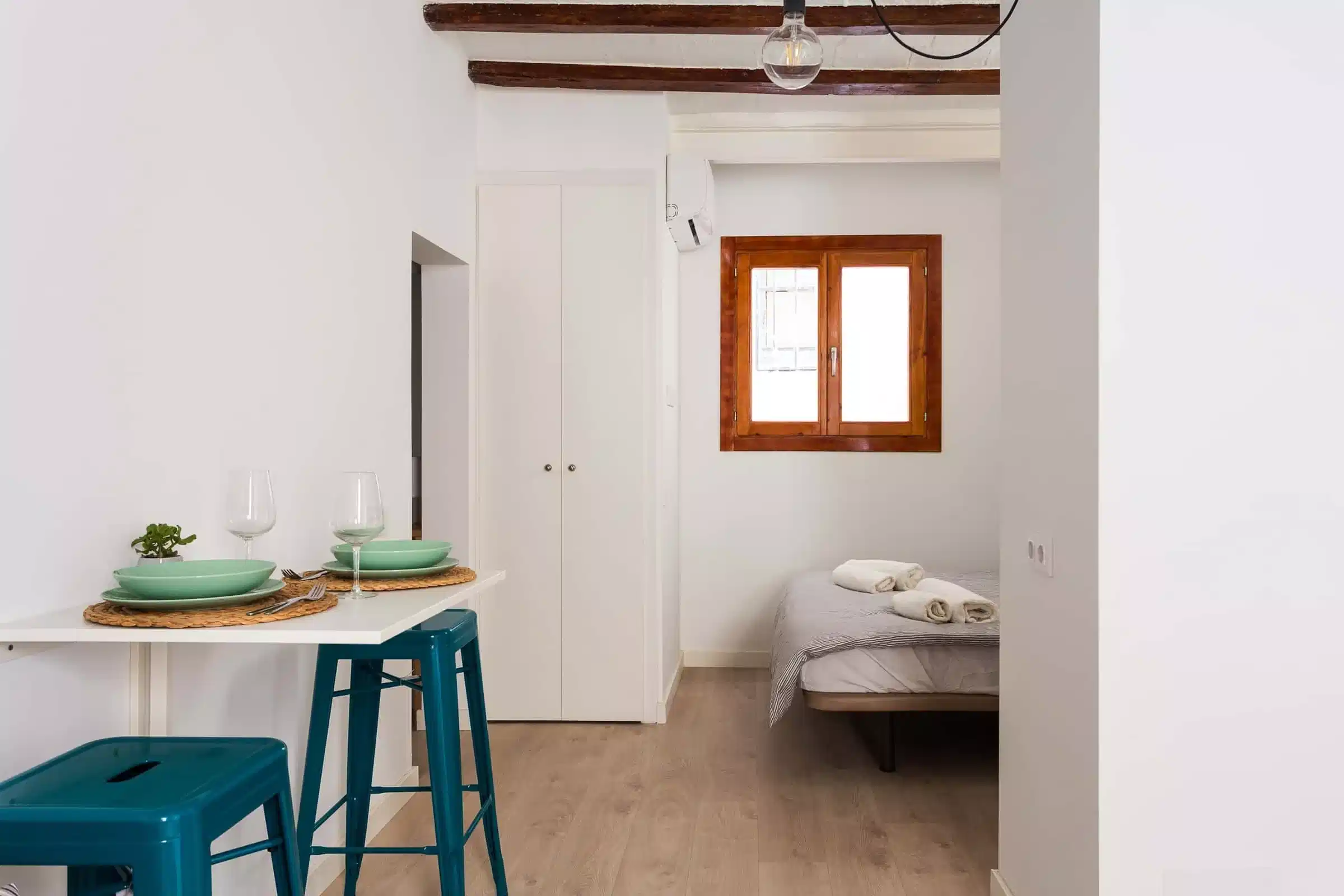 Common Area?w=400&h=260&fit=crop&q=40&auto=format&trim=auto