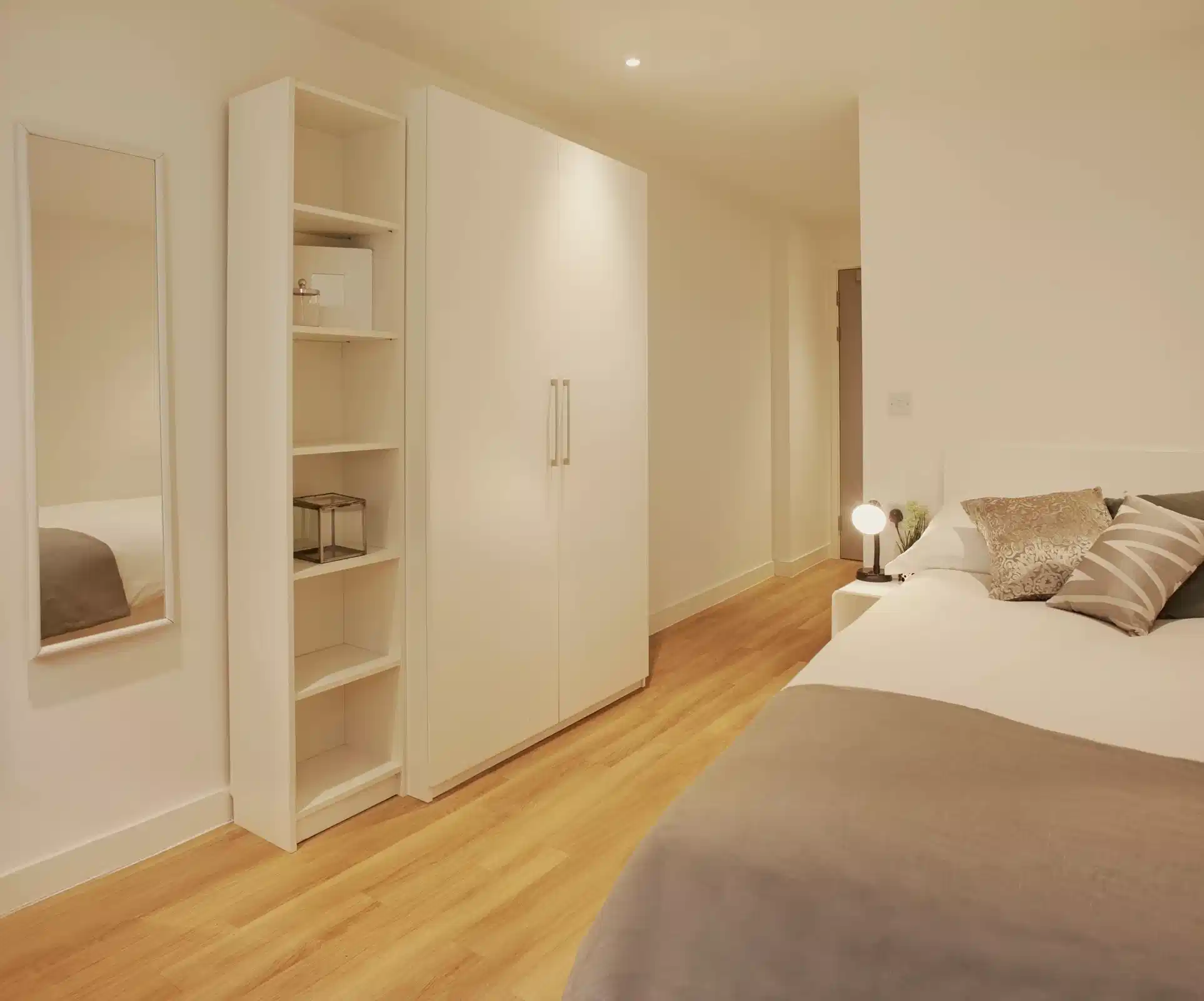 Silver Ensuite Upper
