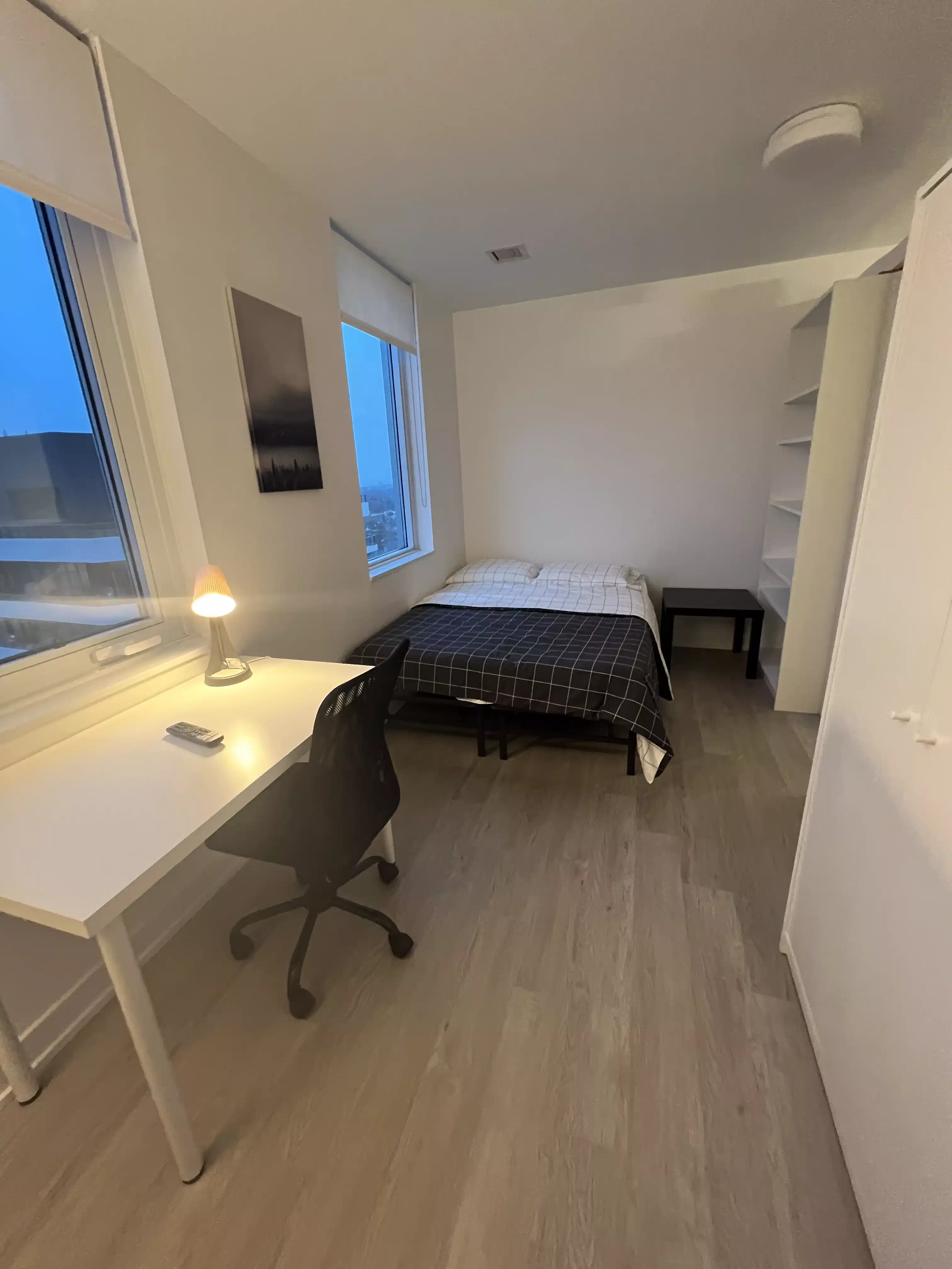 Amenities?w=400&h=260&fit=crop&q=40&auto=format&trim=auto