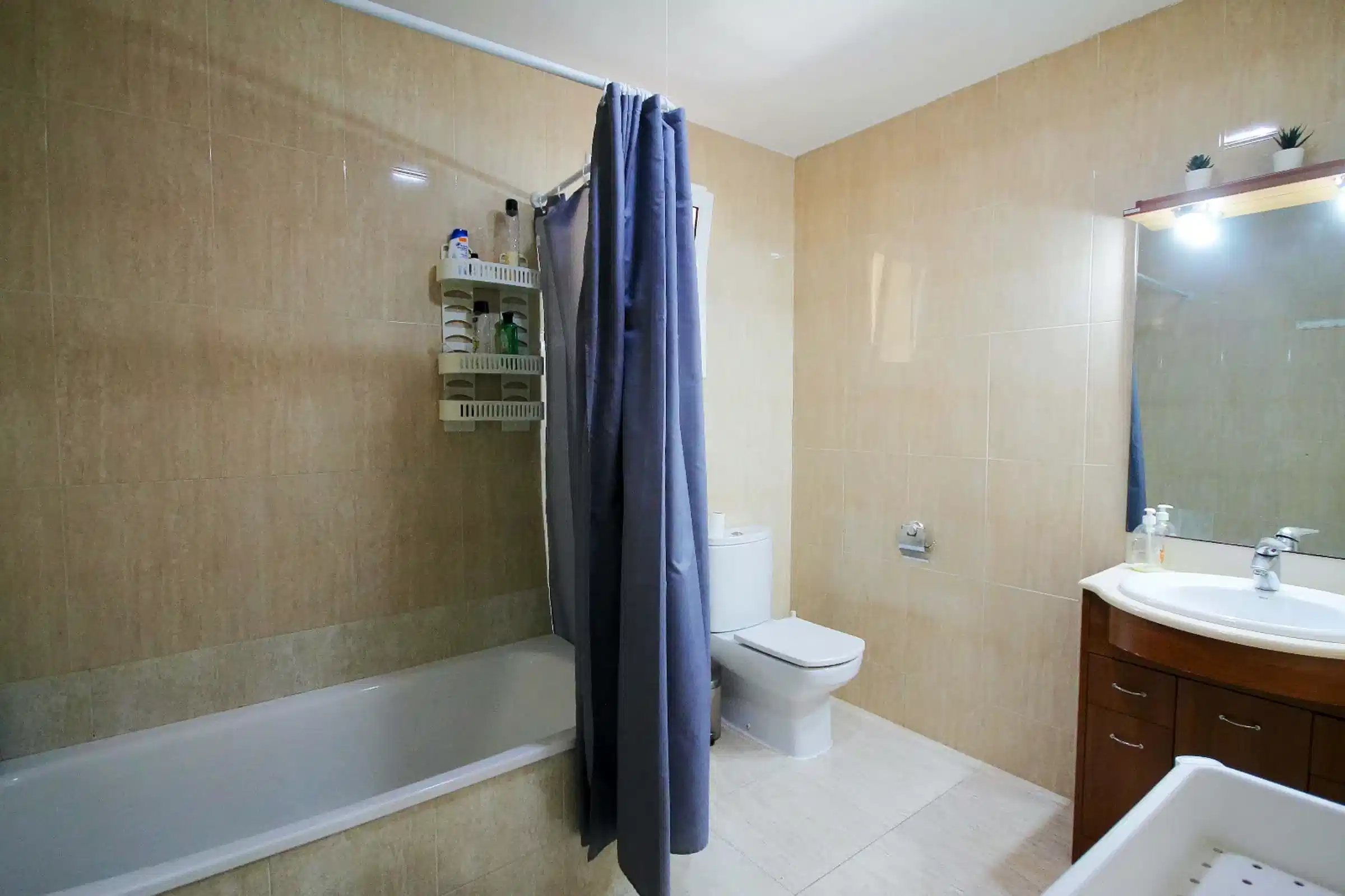 Amenities?w=400&h=260&fit=crop&q=40&auto=format&trim=auto