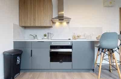 Exterior?w=400&h=260&fit=crop&q=40&auto=format&trim=auto