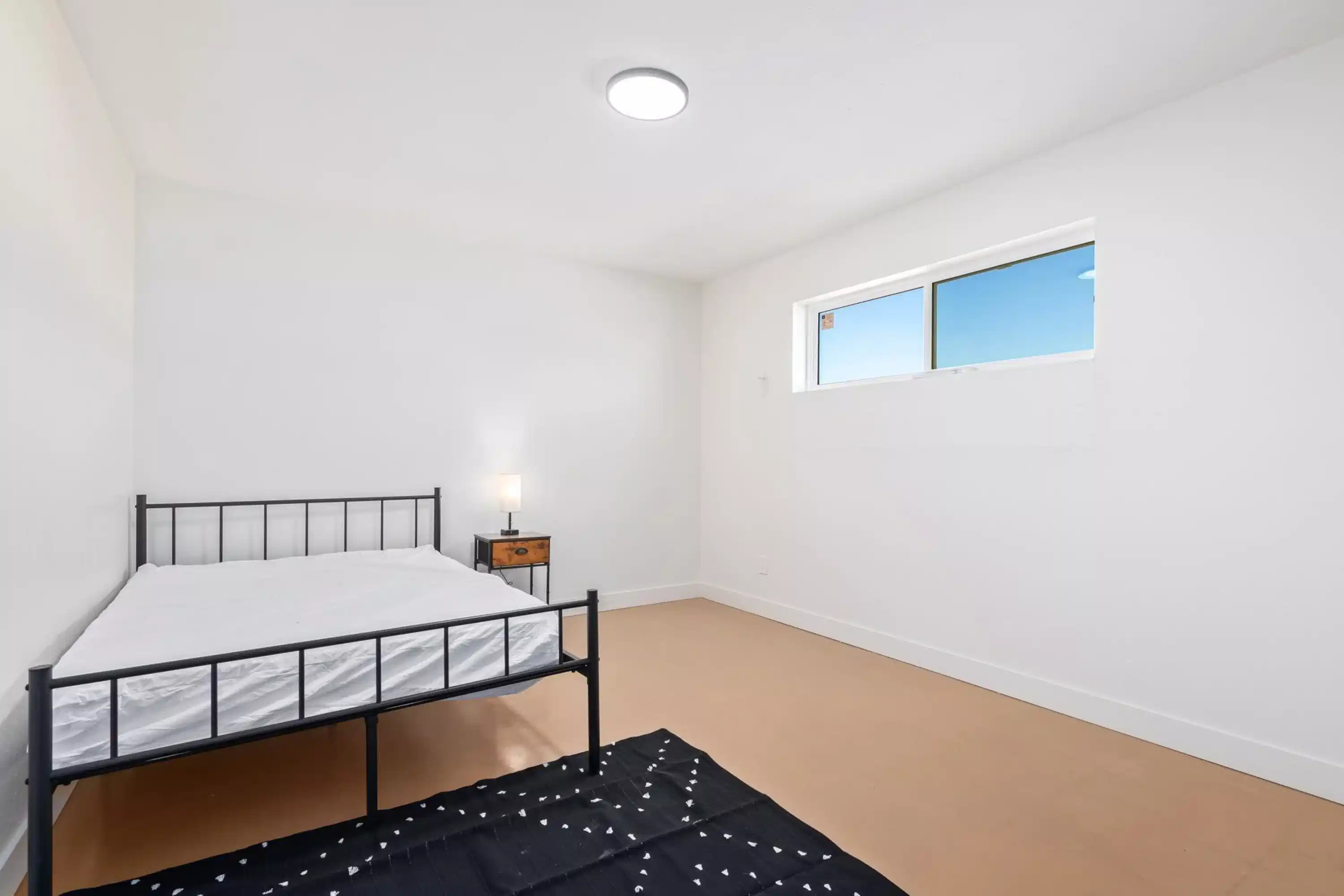 PDP 85033, Phoenix - Phoenix, Arizona, United States - #20470 : Room in 8 Bed 3 Bath - Bedroom
