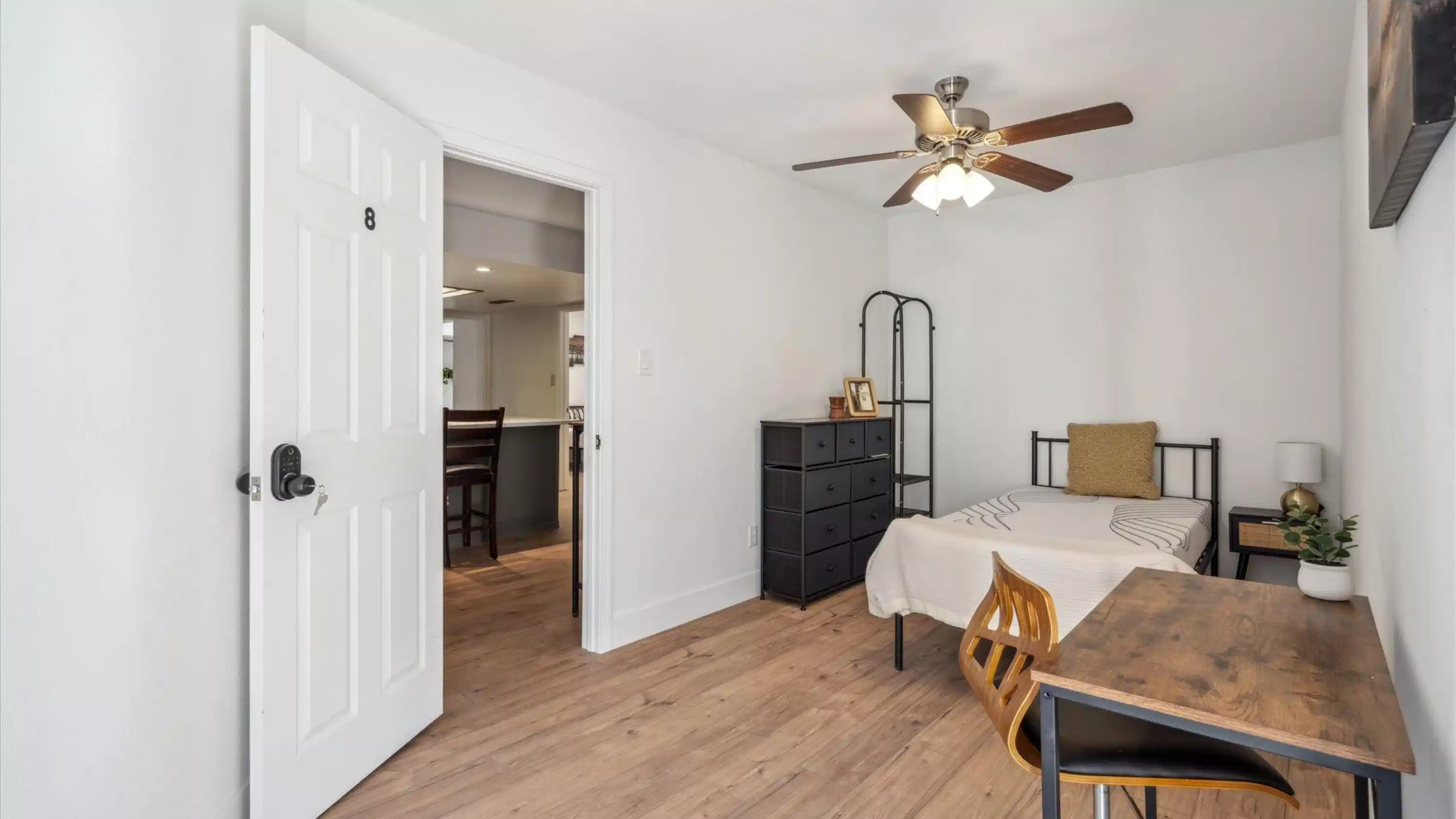 PDP 85033, Phoenix - Phoenix, Arizona, United States - #45286 : Room in 8 Bed 2 Bath - Bedroom