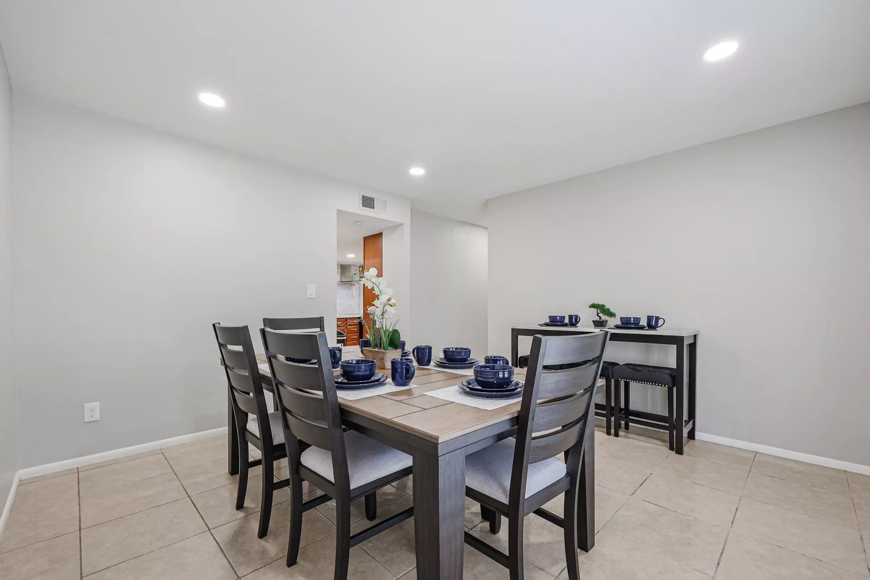 PDP 85301, Glendale - Glendale, Arizona, United States - #24297 : Room in 9 Bed 4 Bath - Amenities