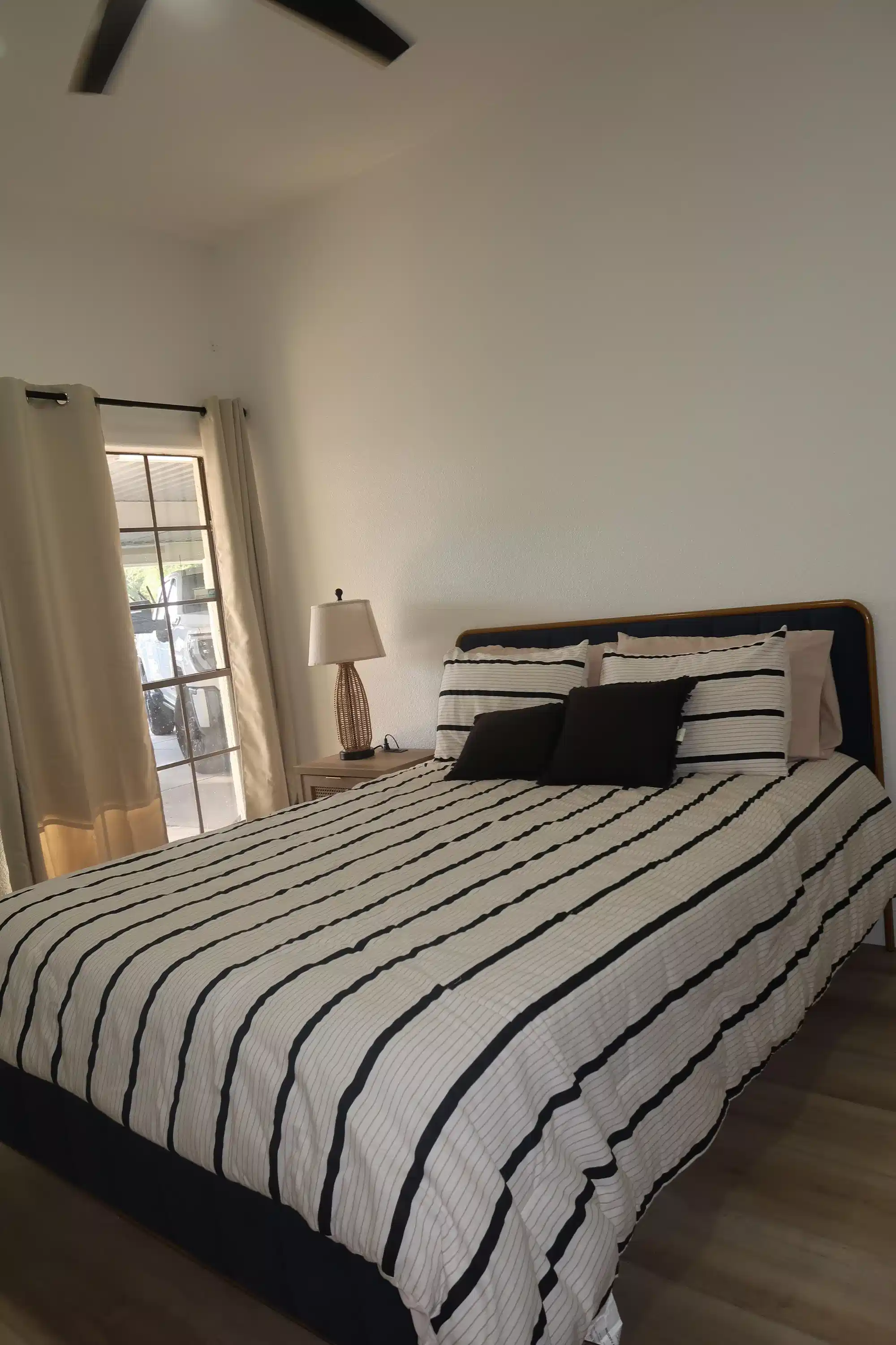 PDP 85304, Glendale - Glendale, Arizona, United States - #30233 : Room in 10 Bed 3 Bath - Bedroom