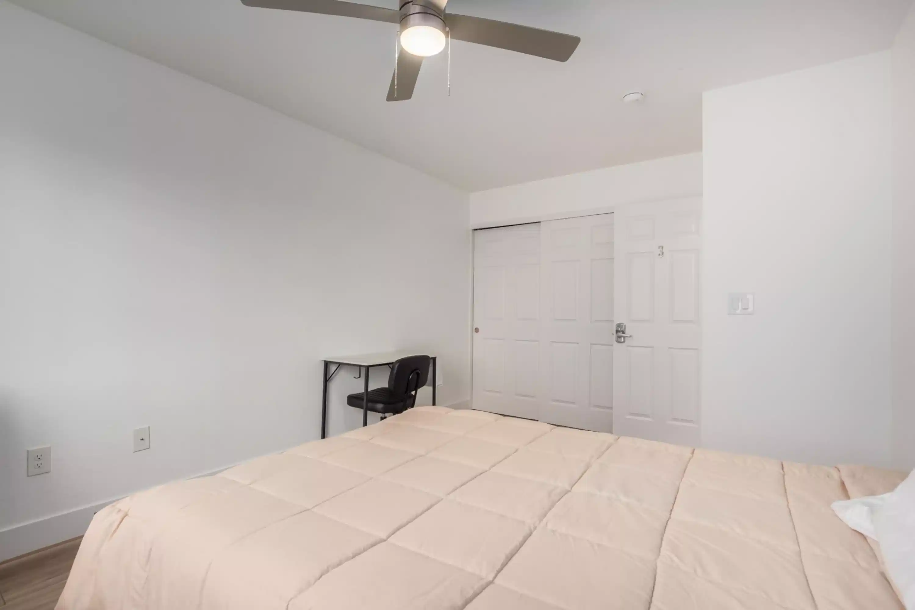 PDP 85031, Phoenix - Phoenix, Arizona, United States - #23117 : Room in 6 Bed 3 Bath - Bedroom