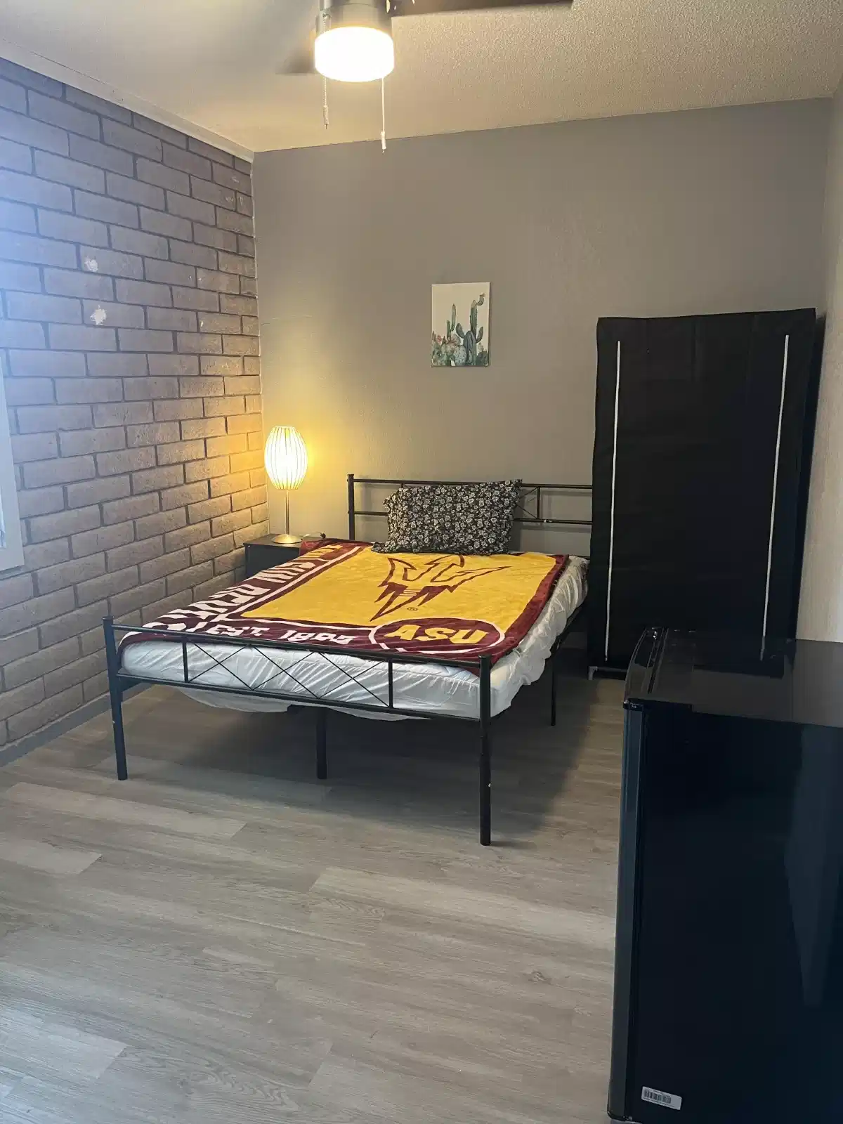 PDP 85306, Glendale - Glendale, Arizona, United States - #30136 : Room in 8 Bed 2 Bath - Bedroom