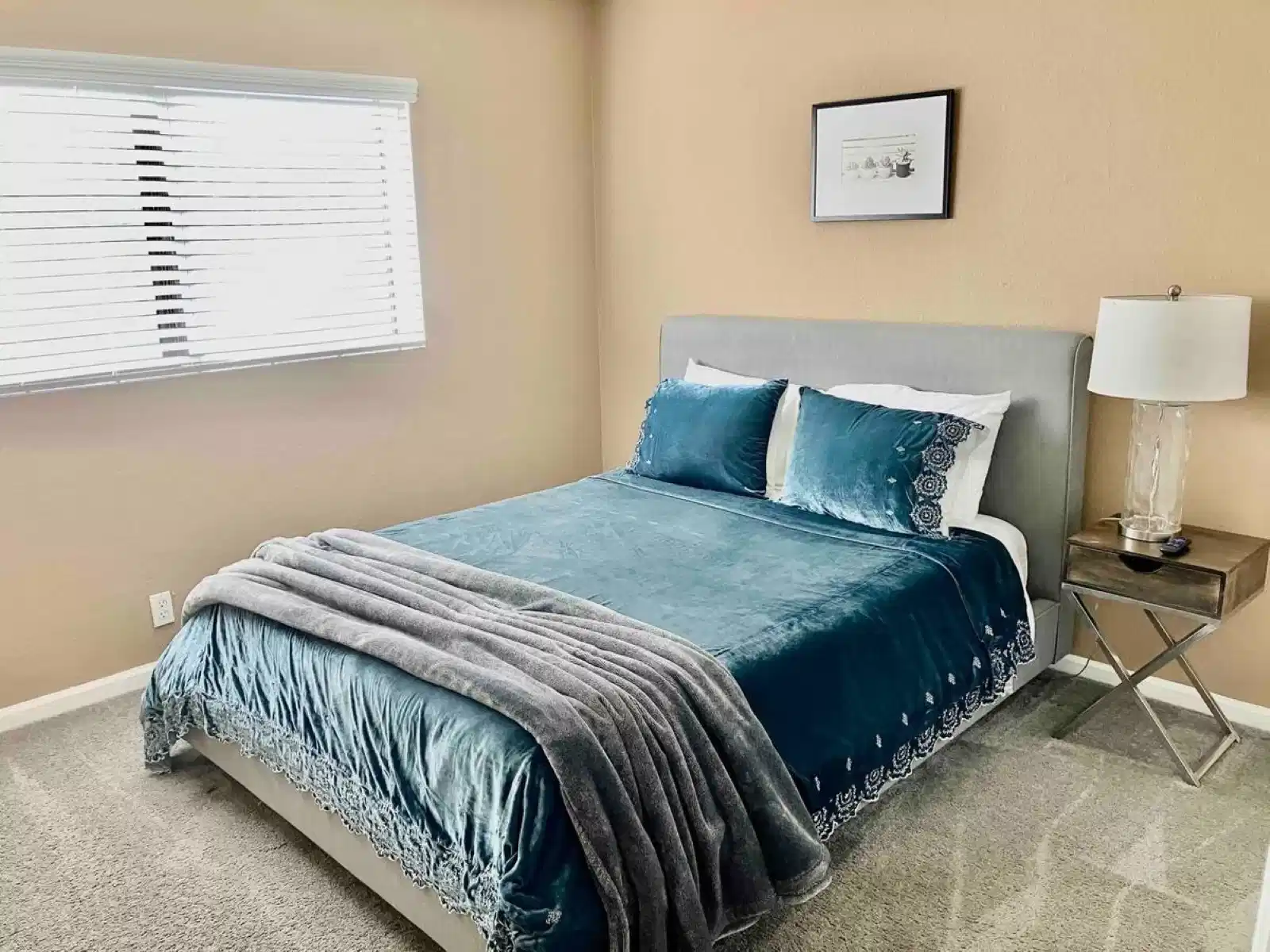 #30138: Room in 8 Bed 2 Bath - Bedroom?w=400&h=260&fit=crop&q=40&auto=format&trim=auto