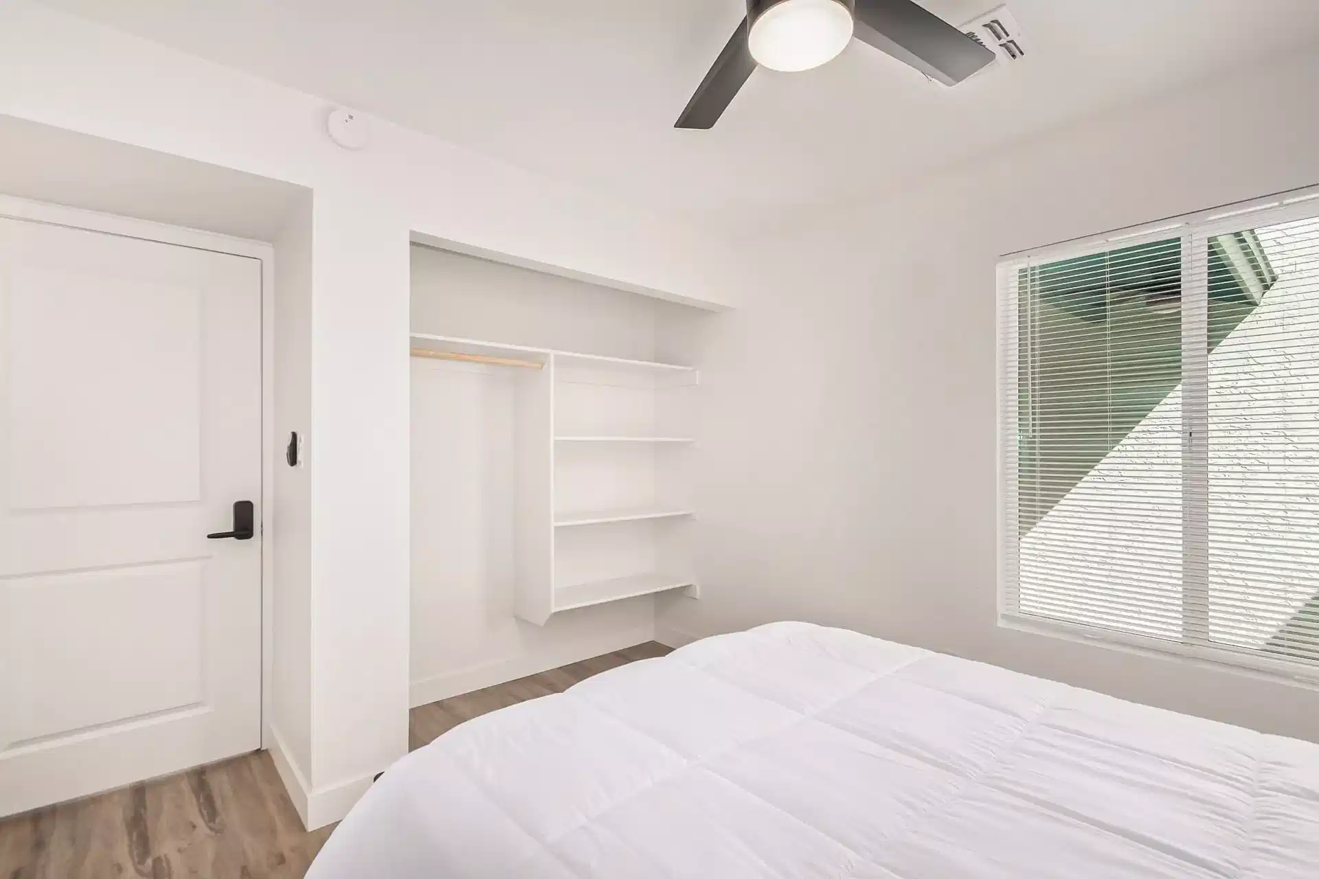 #24510: Room in 10 Bed 3 Bath - Bedroom?w=400&h=260&fit=crop&q=40&auto=format&trim=auto