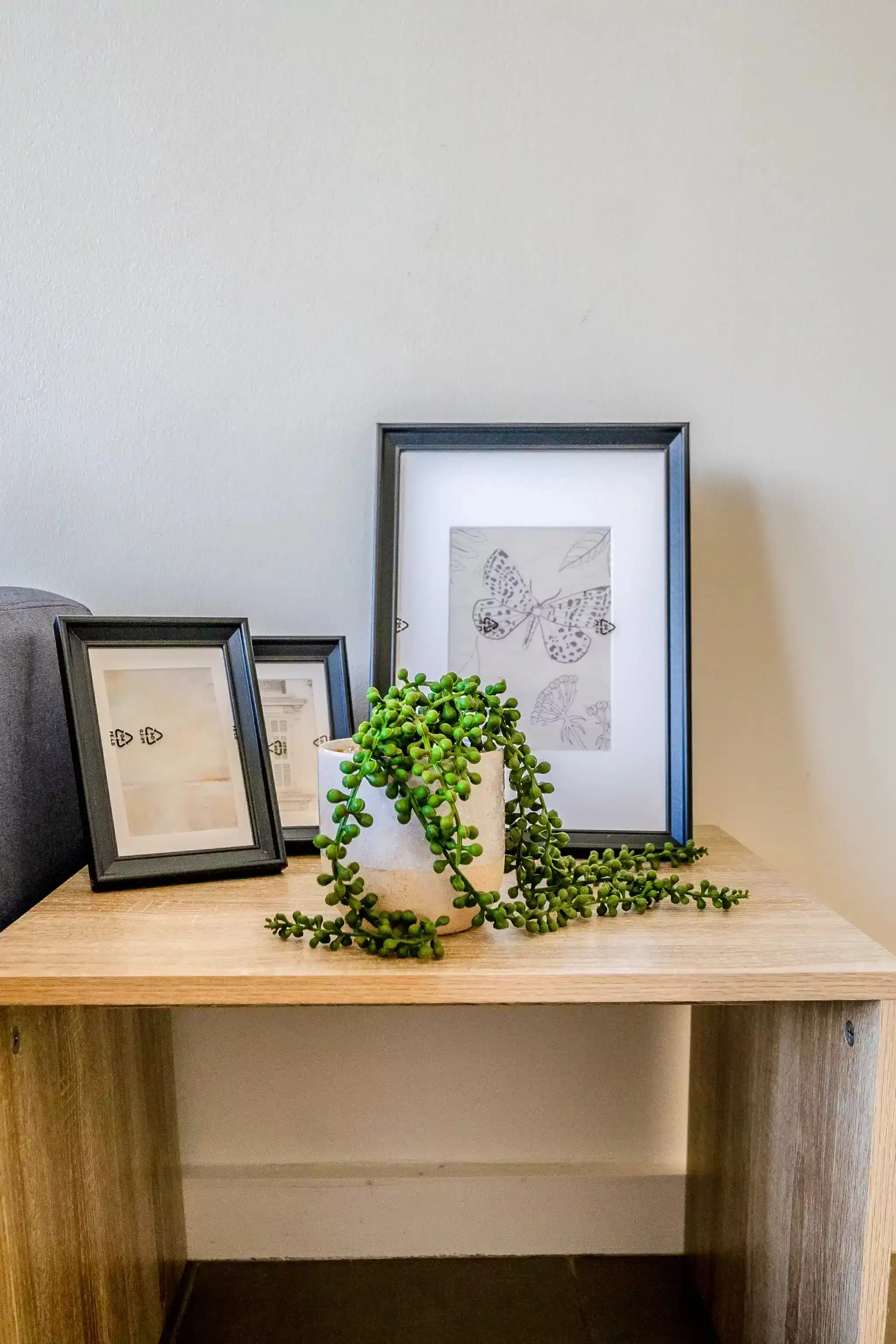 Room 2 - Amenities?w=400&h=260&fit=crop&q=40&auto=format&trim=auto