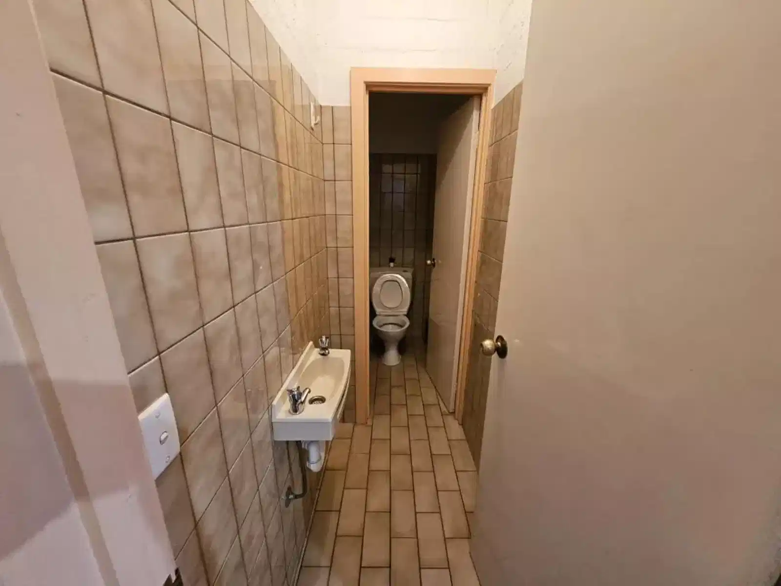 Kitchen?w=400&h=260&fit=crop&q=40&auto=format&trim=auto