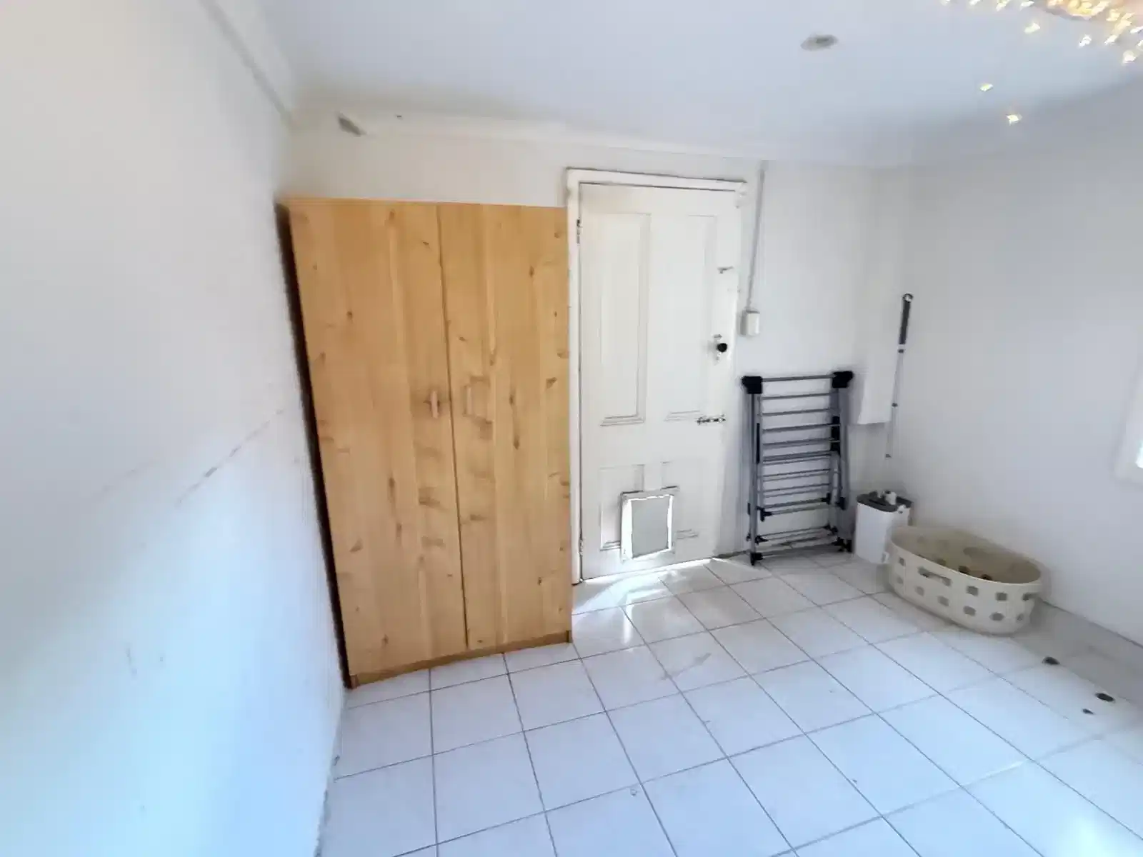 Room 1 - Kitchen?w=400&h=260&fit=crop&q=40&auto=format&trim=auto