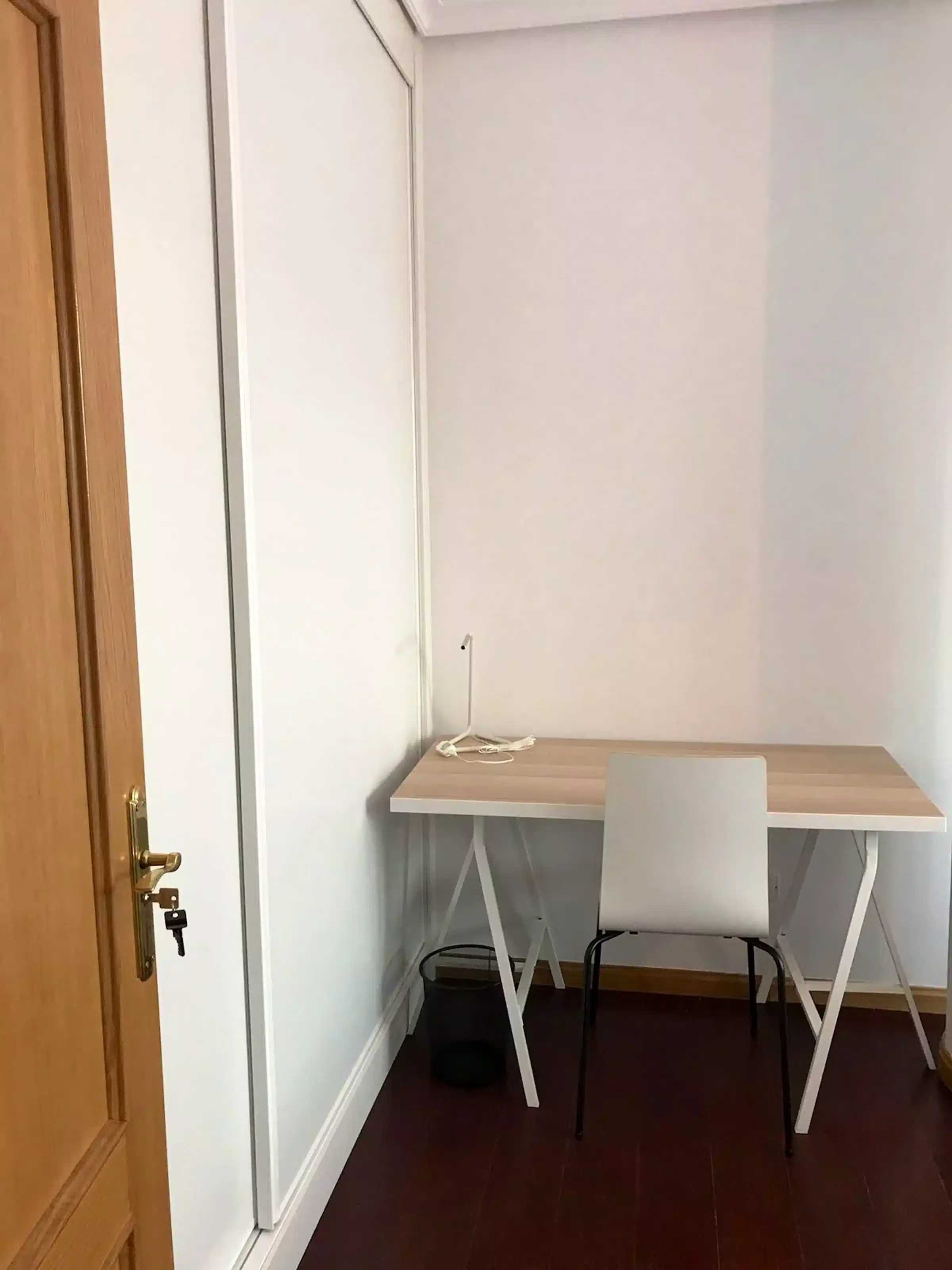 Common Area?w=400&h=260&fit=crop&q=40&auto=format&trim=auto