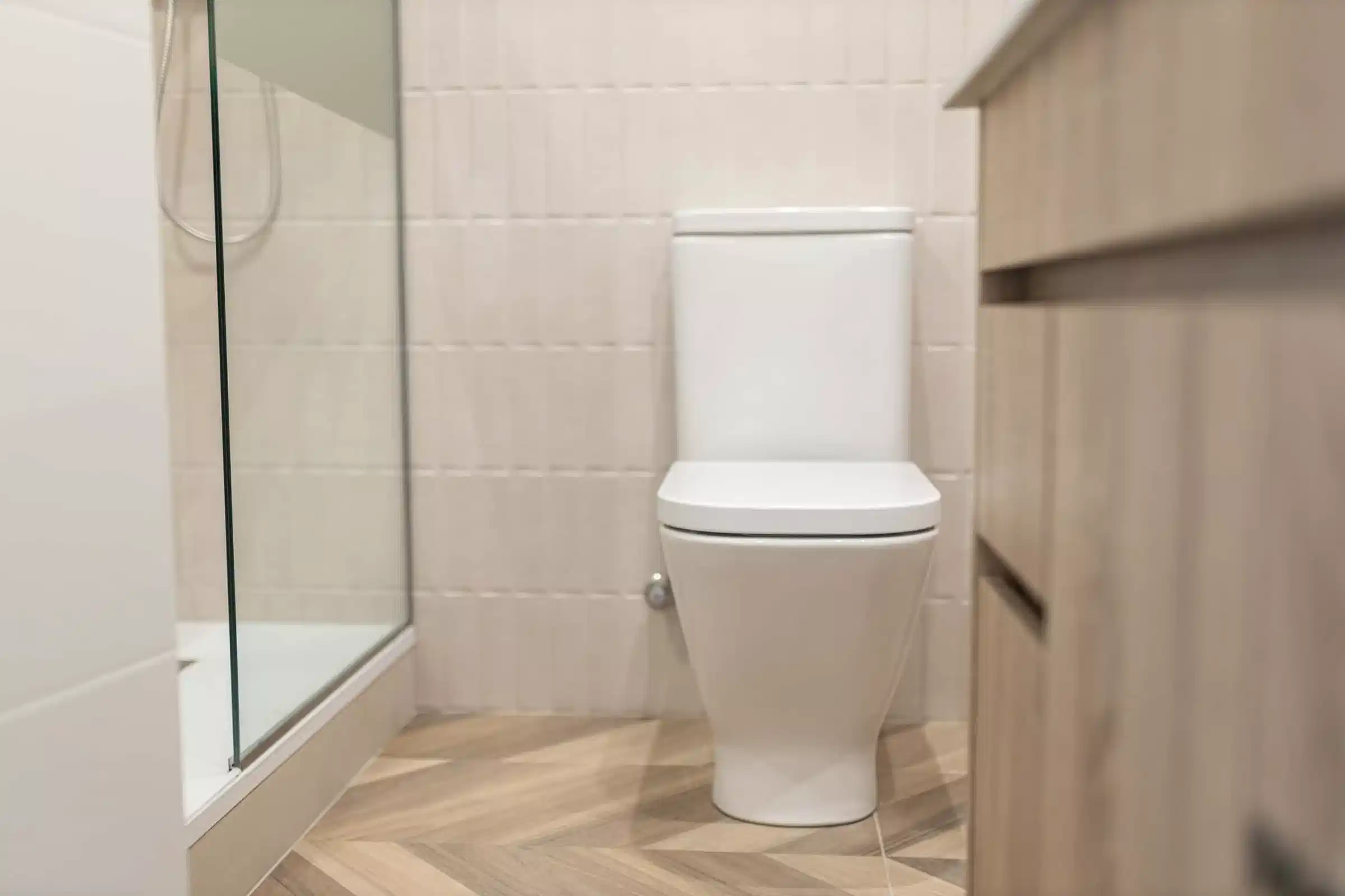 Exterior?w=400&h=260&fit=crop&q=40&auto=format&trim=auto