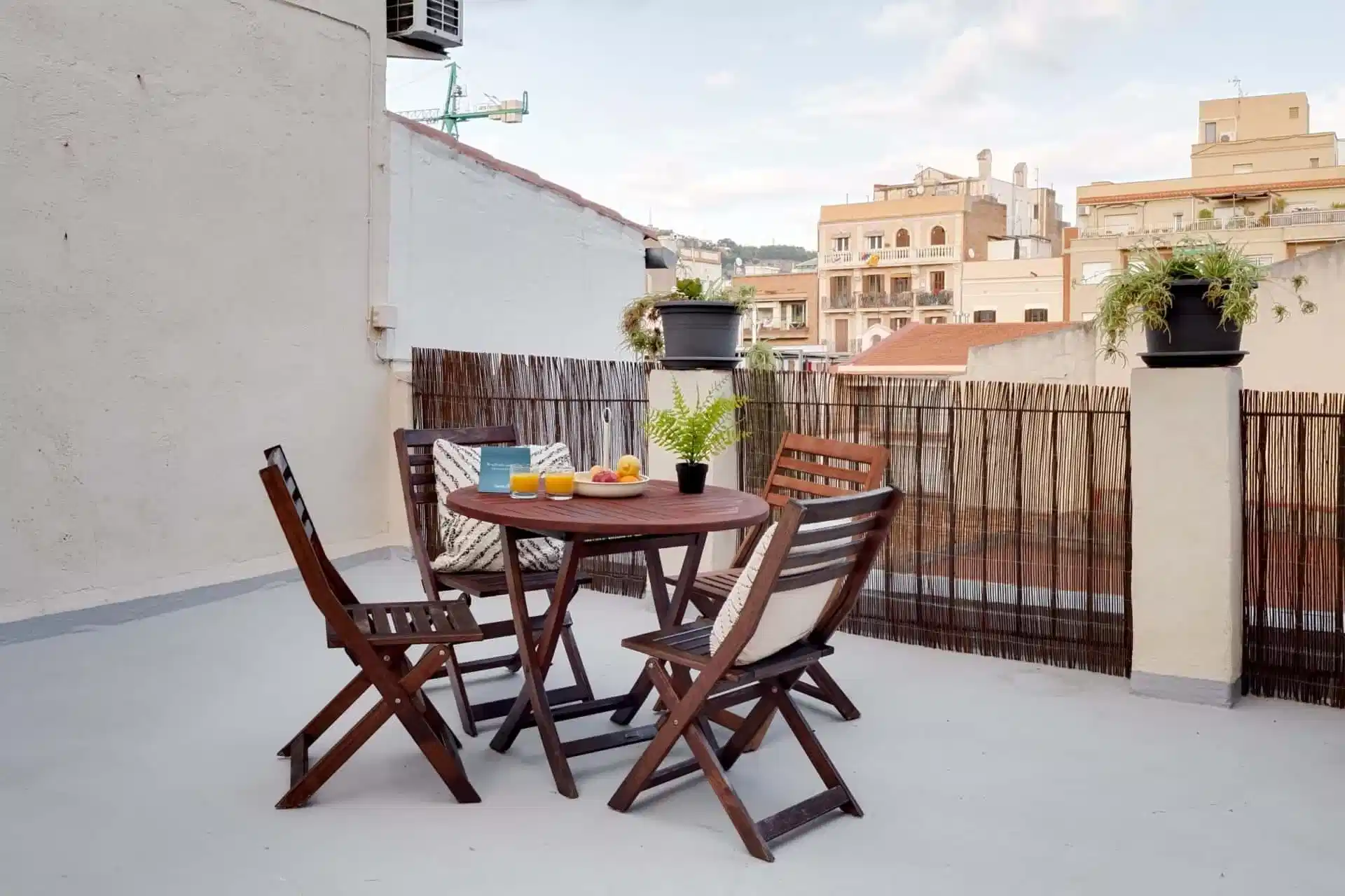 1 Bed 1 Bath (Carrer De Sant Pere Màrtir) - Amenities?w=400&h=260&fit=crop&q=40&auto=format&trim=auto