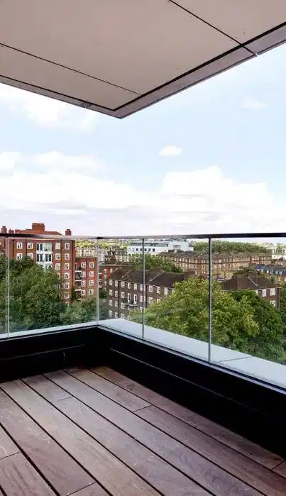 Exterior?w=400&h=260&fit=crop&q=40&auto=format&trim=auto