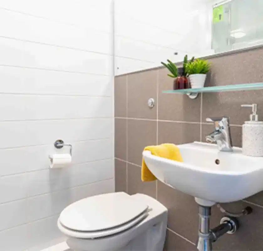 Common Area?w=400&h=260&fit=crop&q=40&auto=format&trim=auto