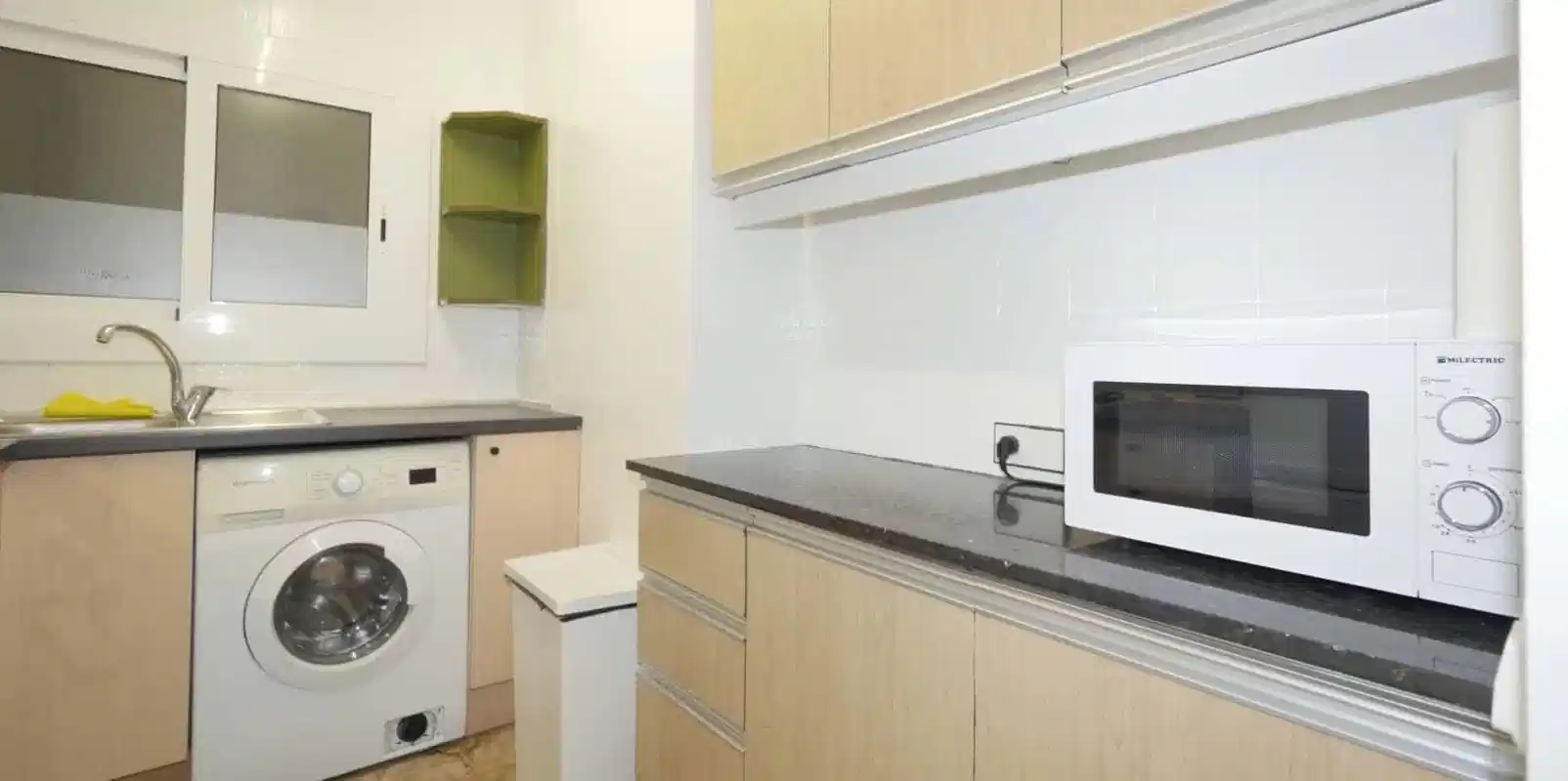 1 Bed 1 Bath (Carrer De Sant Pere Màrtir) - Amenities?w=400&h=260&fit=crop&q=40&auto=format&trim=auto