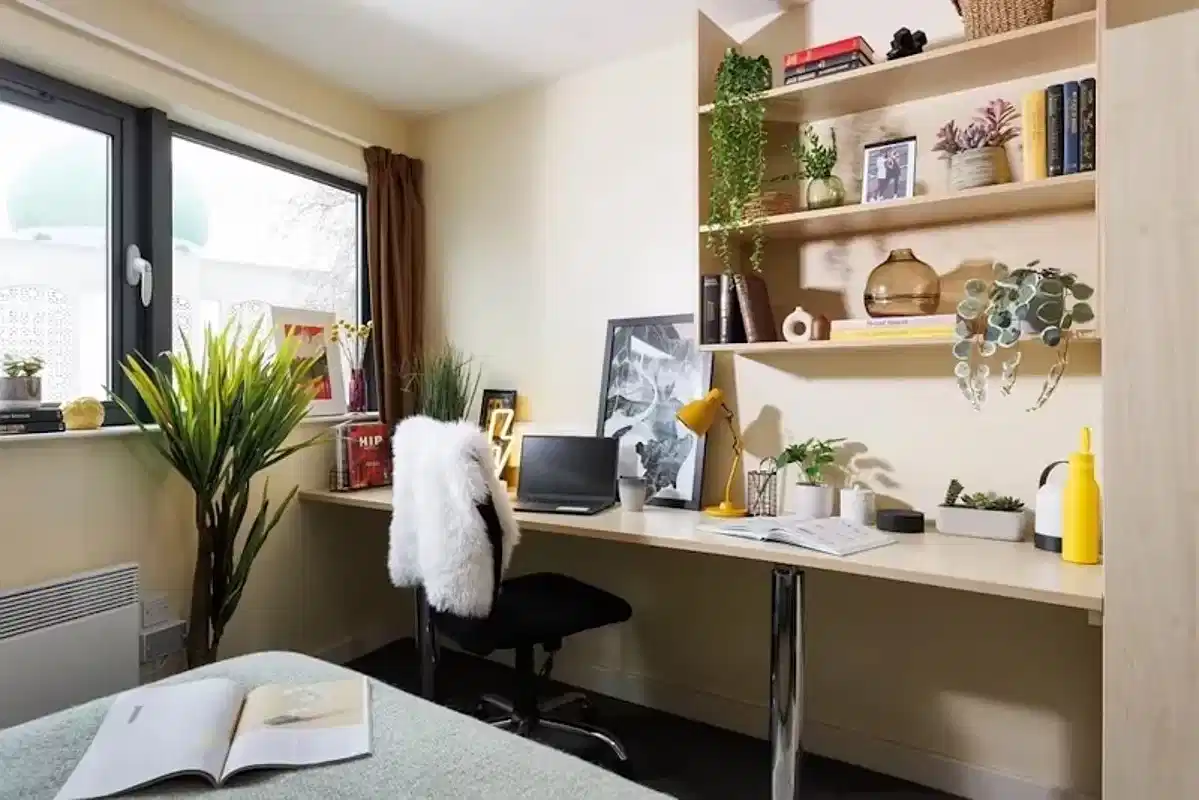 Amenities?w=400&h=260&fit=crop&q=40&auto=format&trim=auto