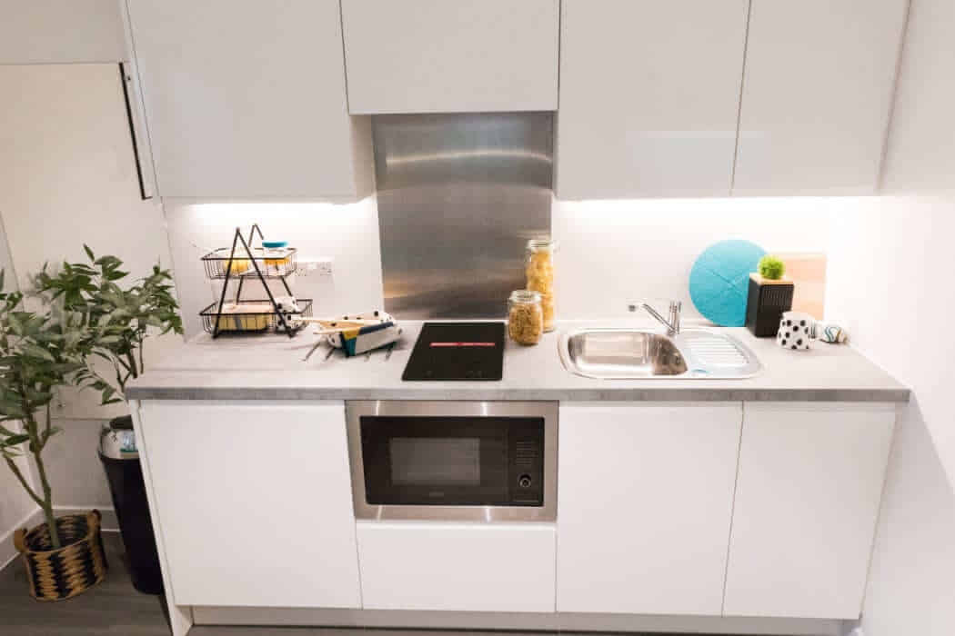 Amenities?w=400&h=260&fit=crop&q=40&auto=format&trim=auto