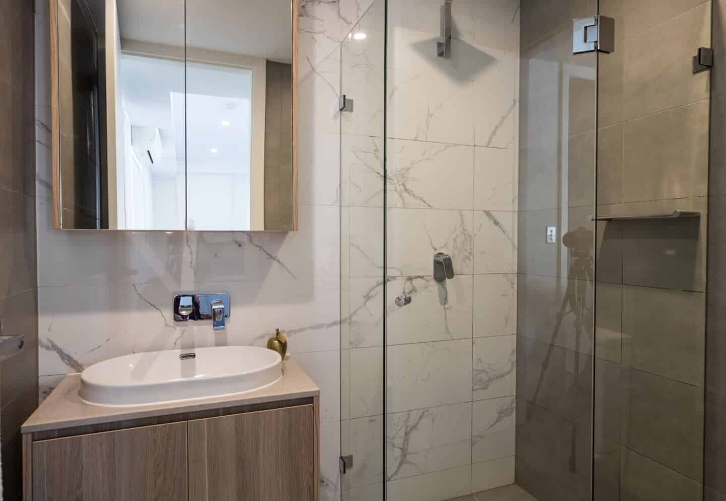 Common Area?w=400&h=260&fit=crop&q=40&auto=format&trim=auto