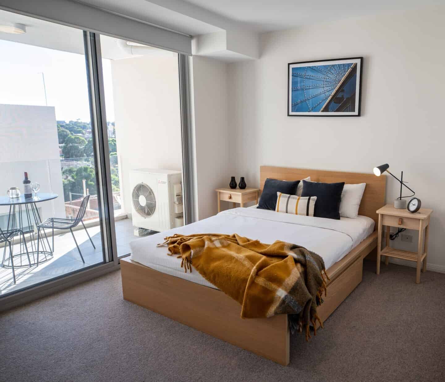 Common Area?w=400&h=260&fit=crop&q=40&auto=format&trim=auto