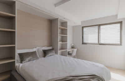 Bedroom?w=400&h=260&fit=crop&q=40&auto=format&trim=auto