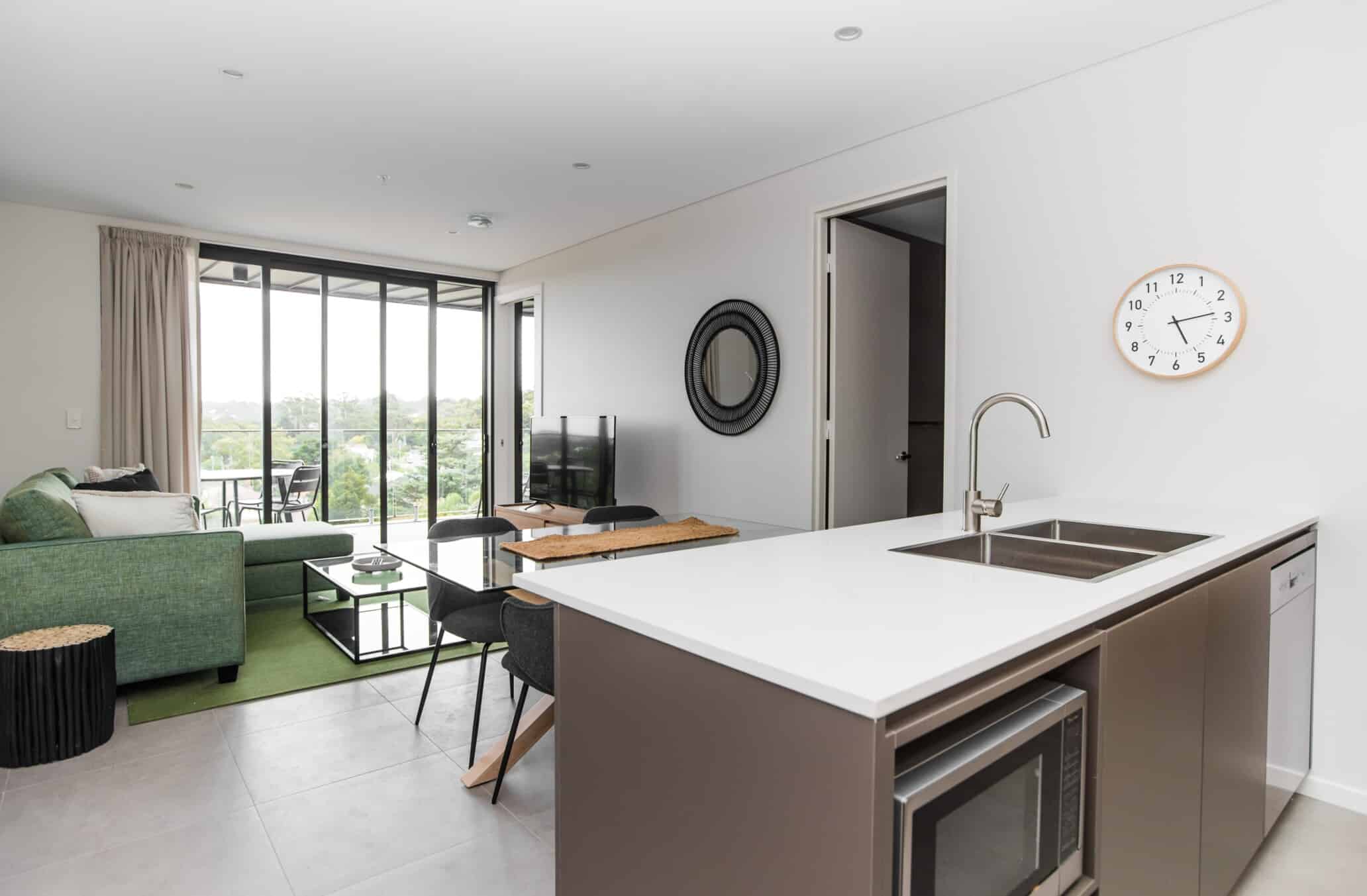 Room?w=400&h=260&fit=crop&q=40&auto=format&trim=auto