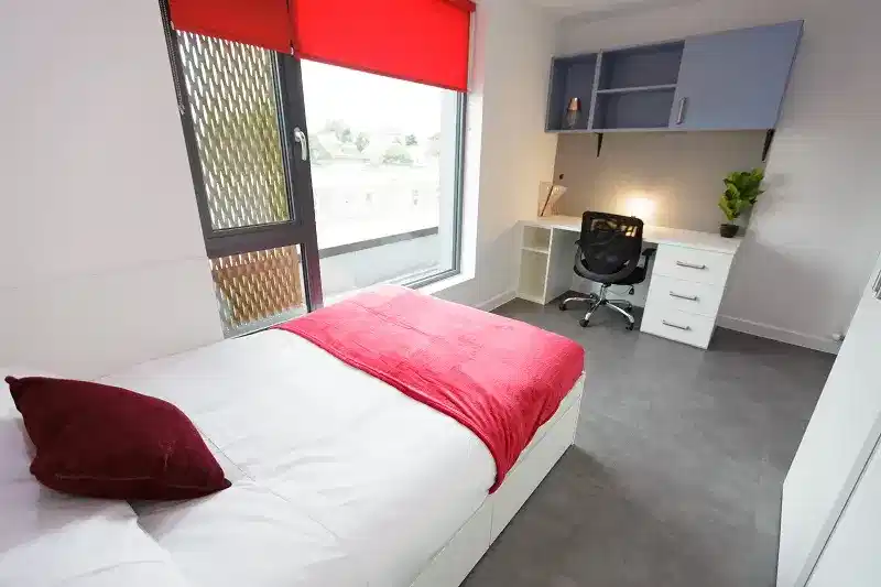 Common Area?w=400&h=260&fit=crop&q=40&auto=format&trim=auto