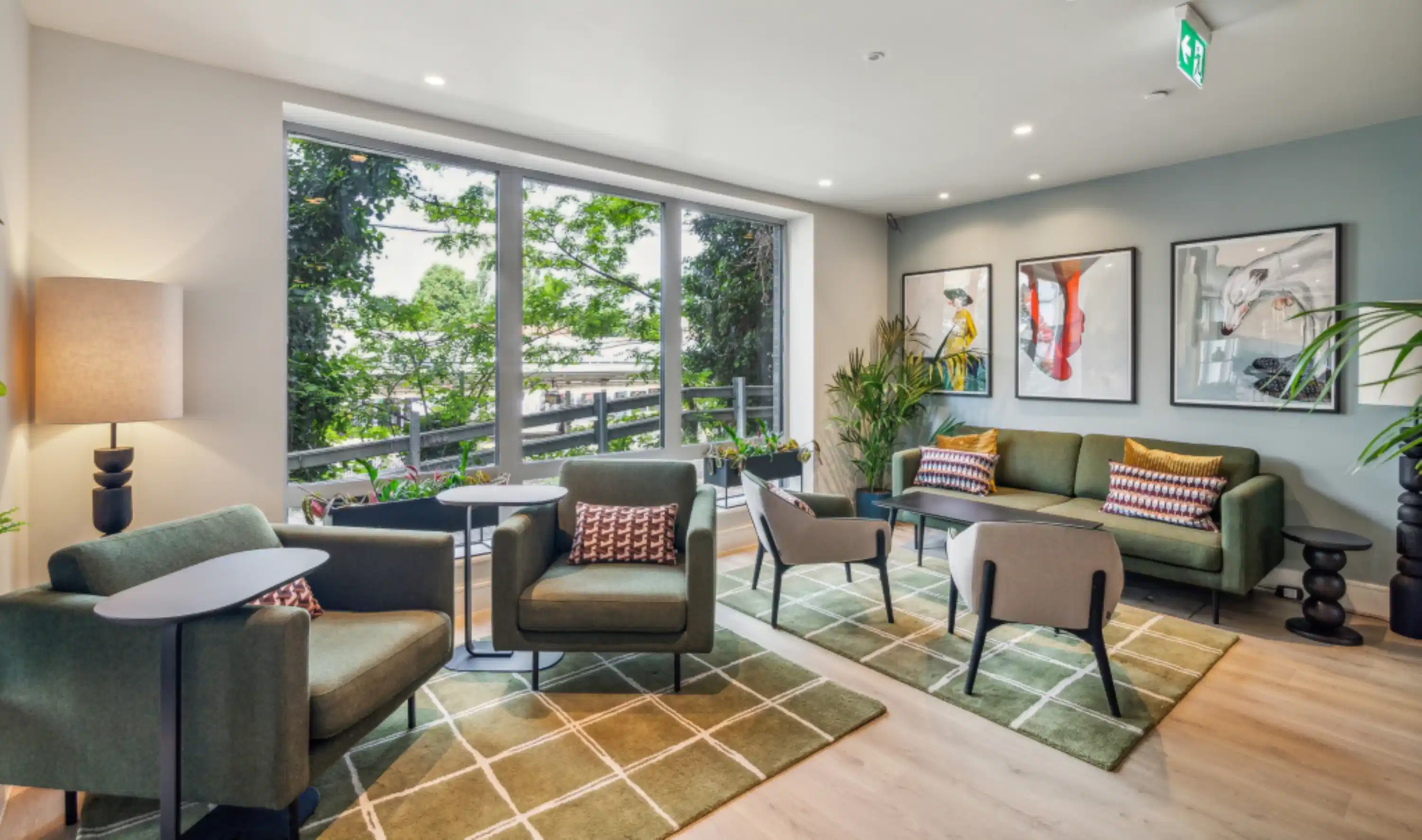 Kitchen?w=400&h=260&fit=crop&q=40&auto=format&trim=auto